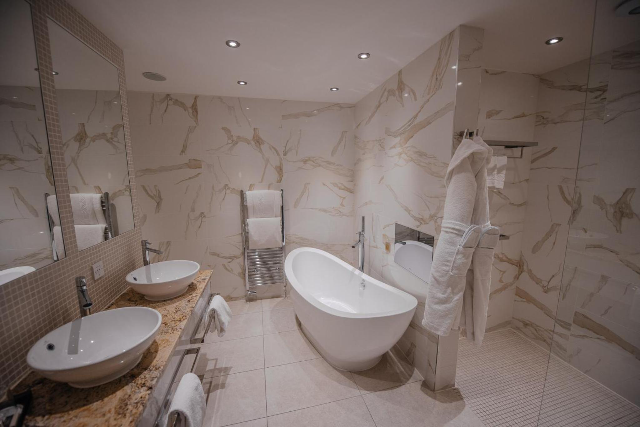 Queen Suite - Photo 5