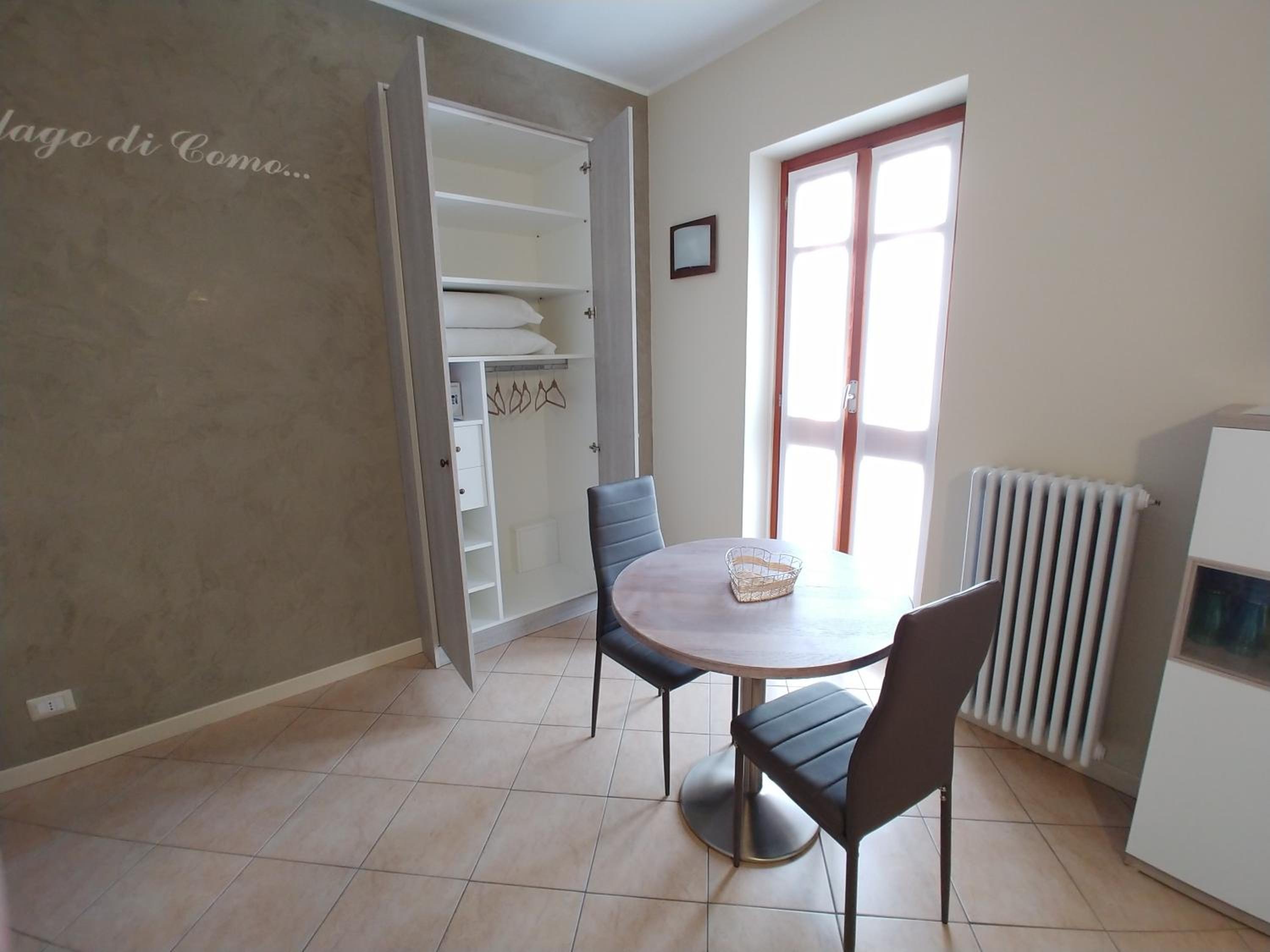 Studio with Balcony and Lake View - Photo 9