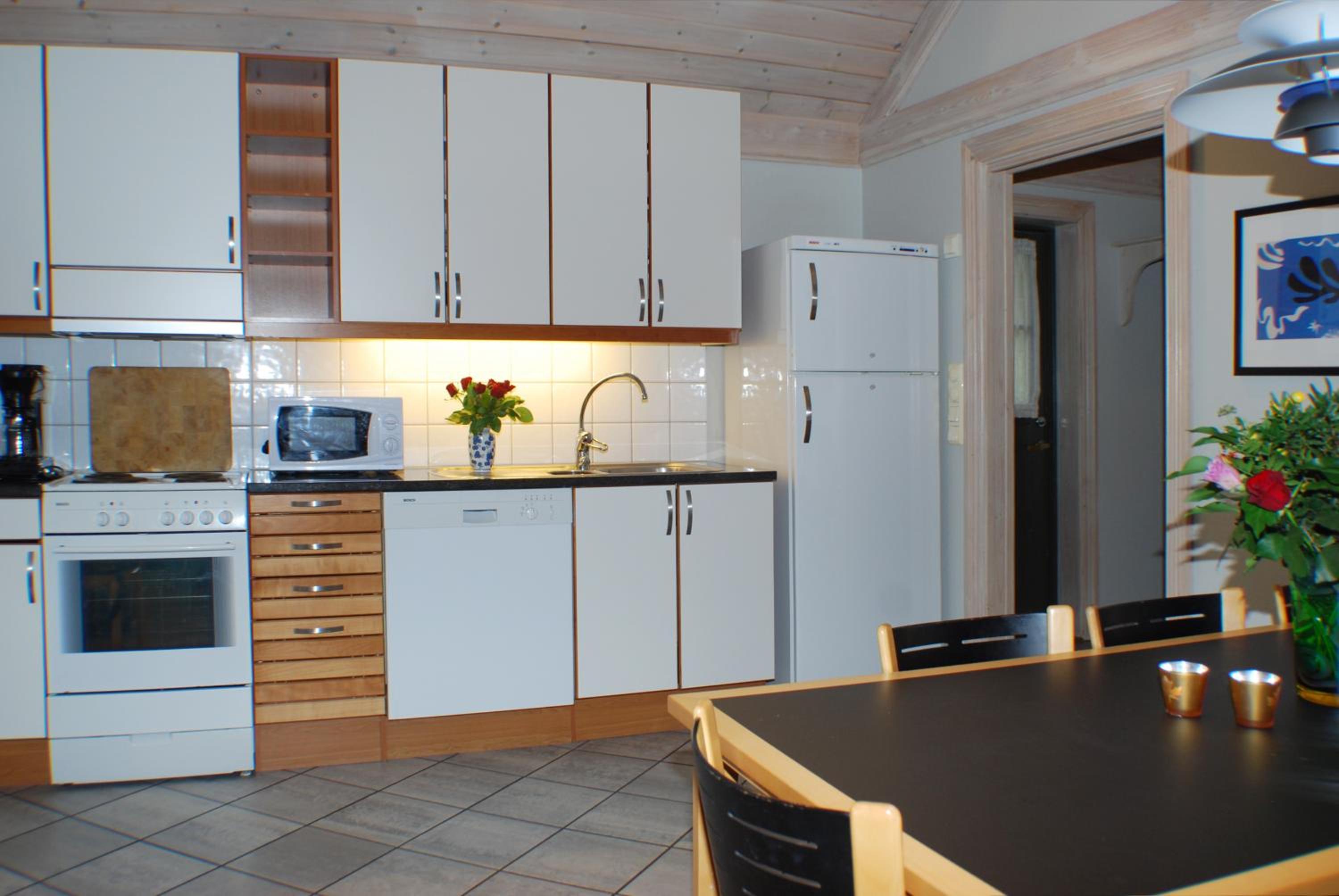 Family cabin 3 bedroom photo 2