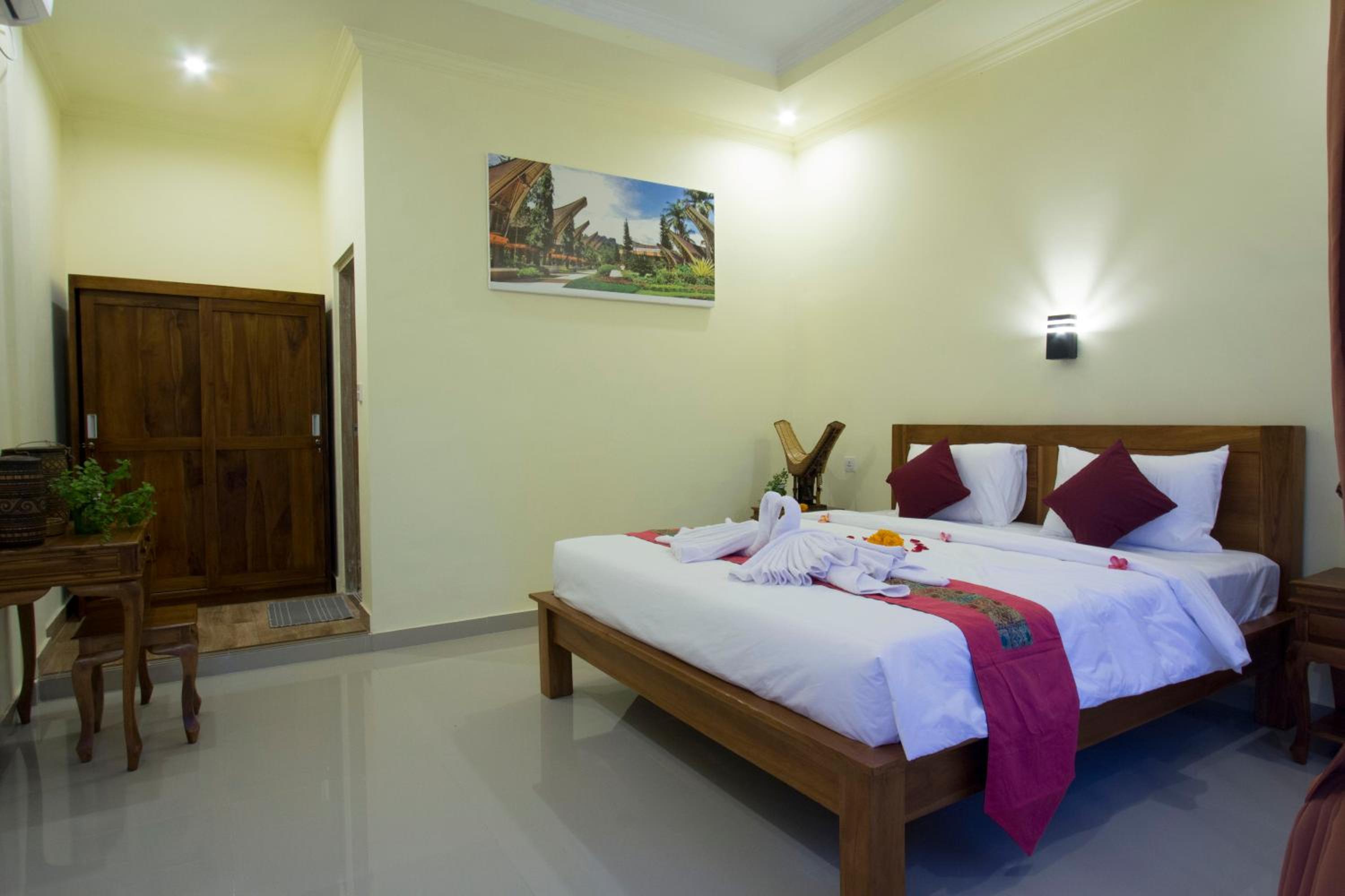 Double Room - Photo 17