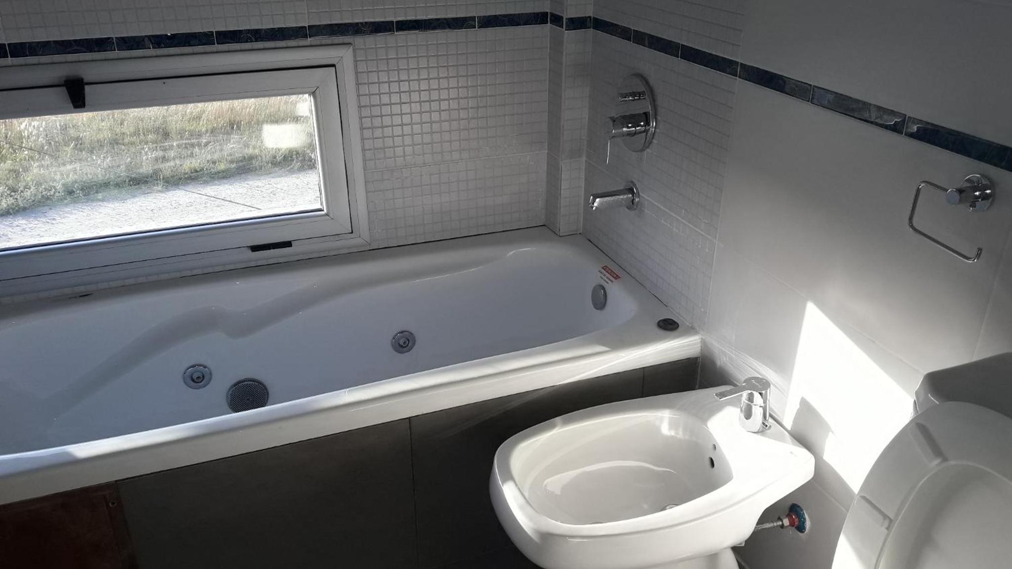 Deluxe Double or Twin Room photo 3