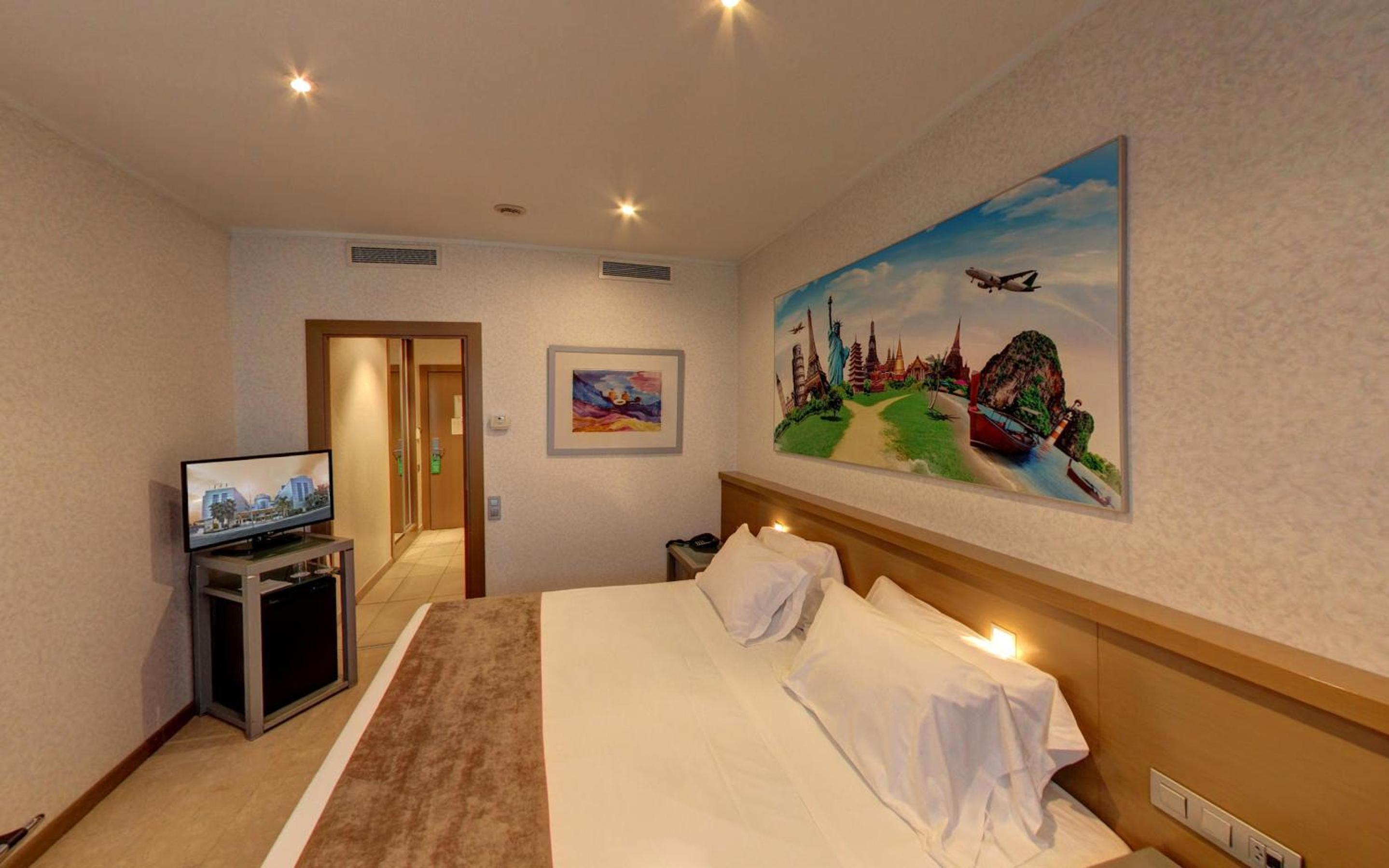 King Room thumbnail 6