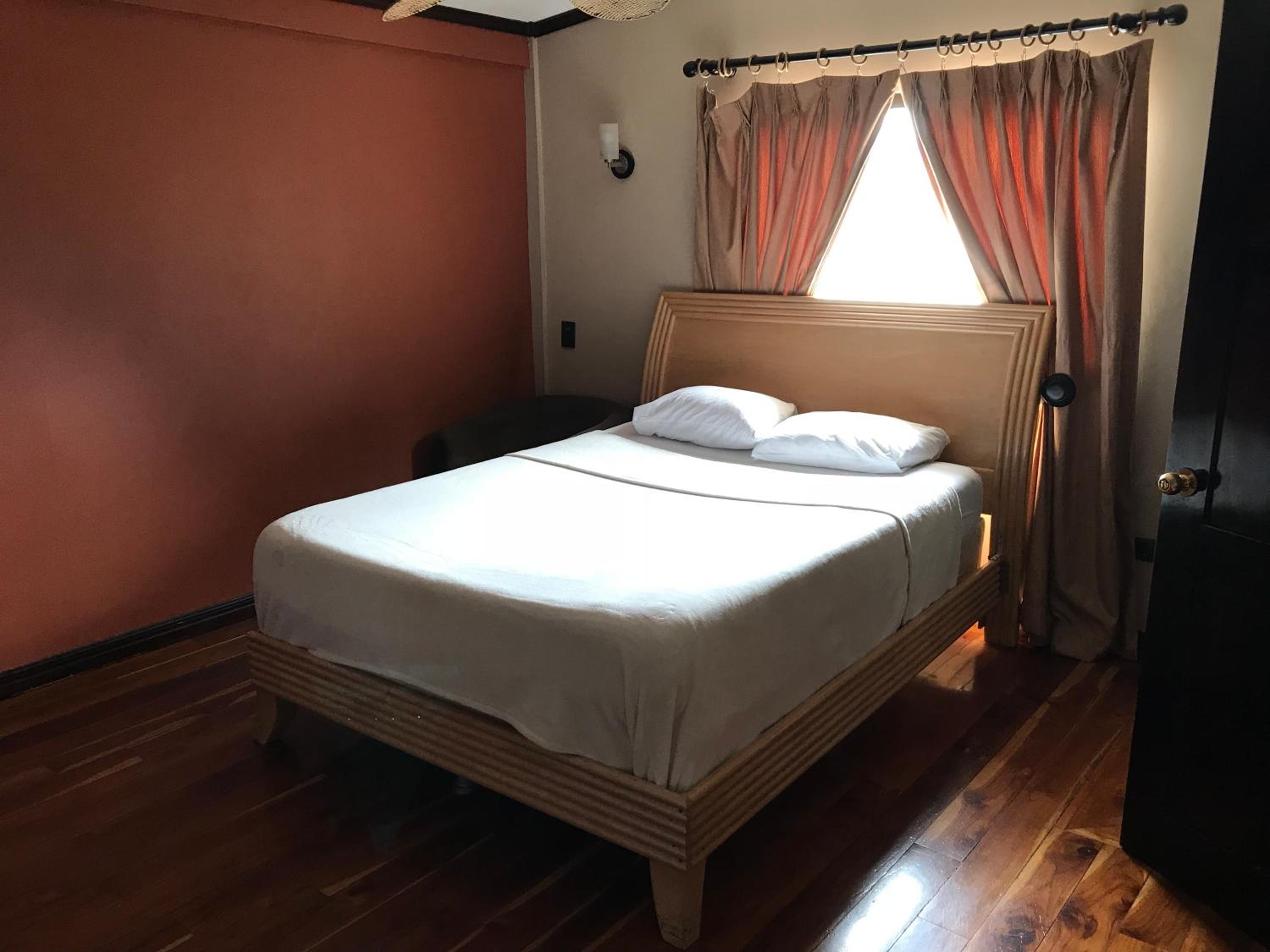 Deluxe Double Room with Bath photo 3