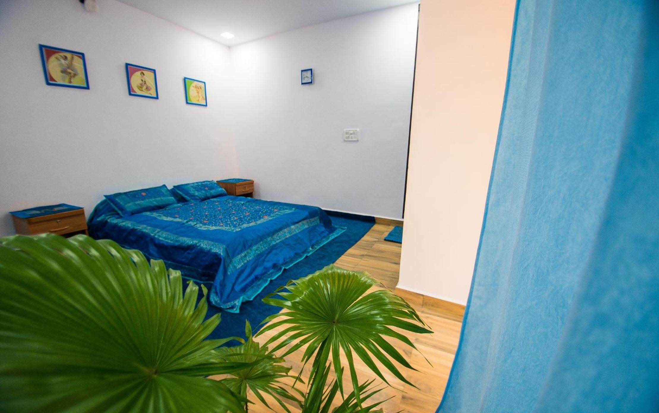 Studio with Balcony
