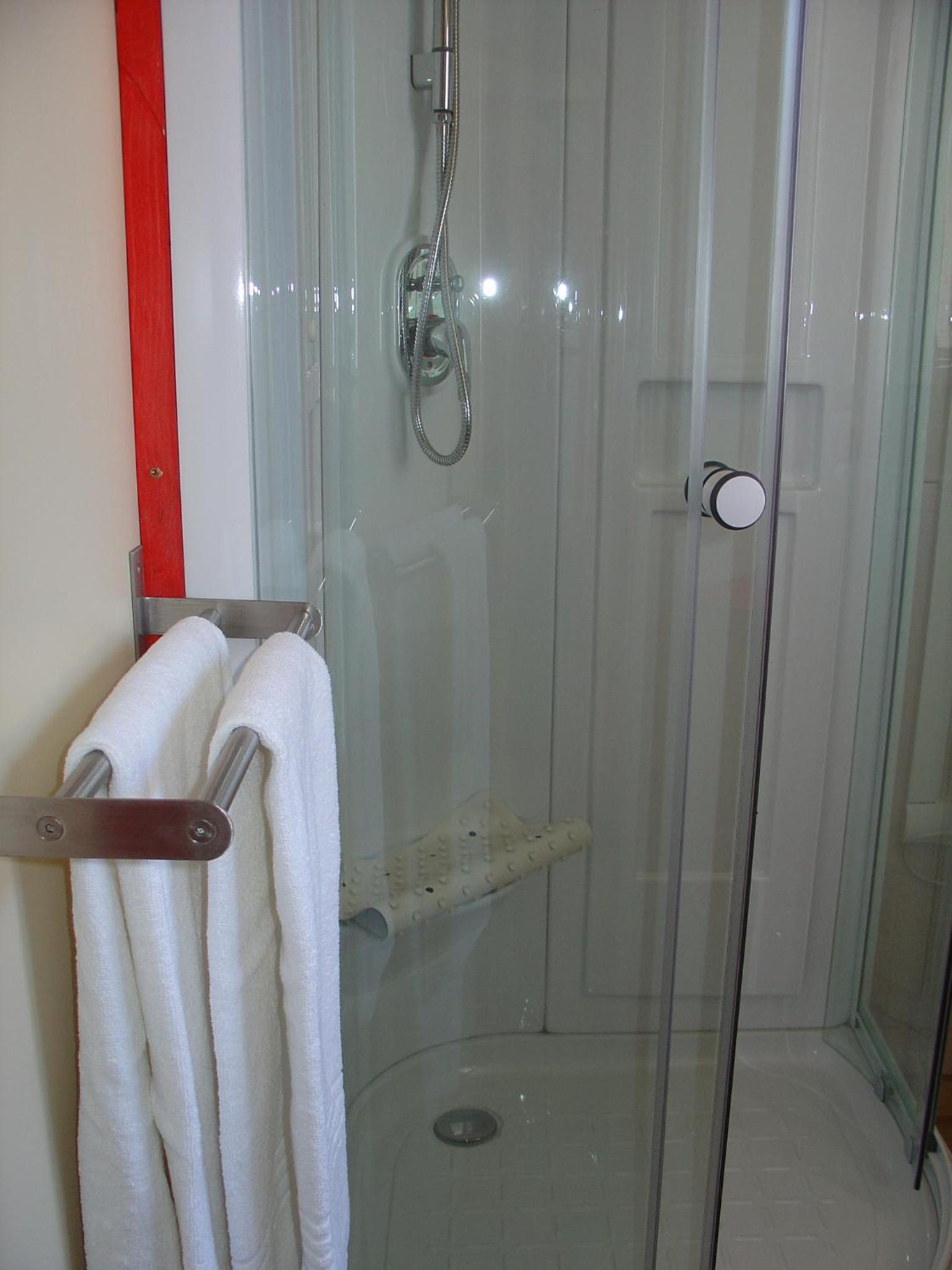 Bungalow (5 Adults) photo 3