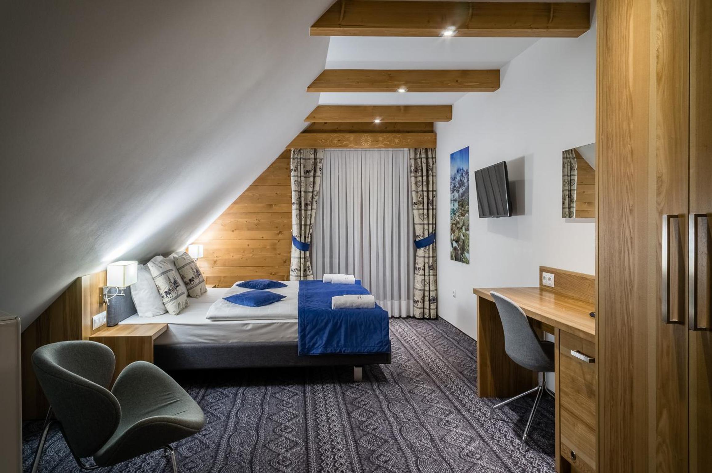 Standard Twin Room - Photo 4