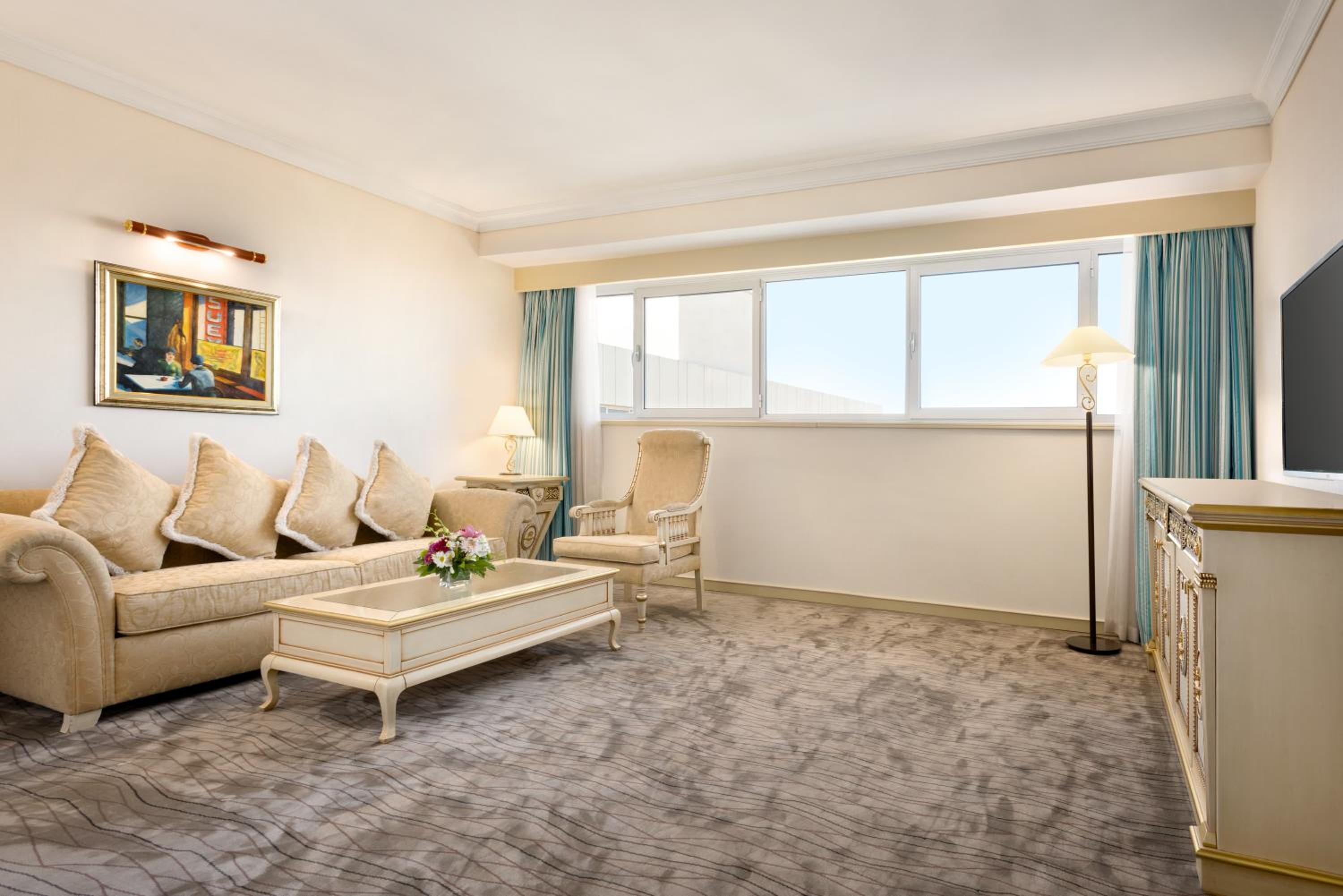 Senior King Suite - Photo 3