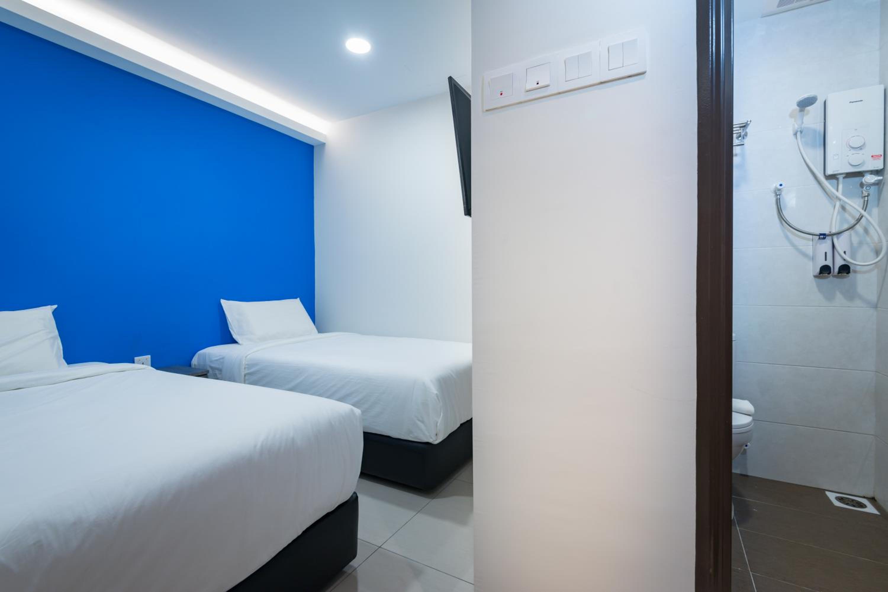 Twin Room with Private Bathroom