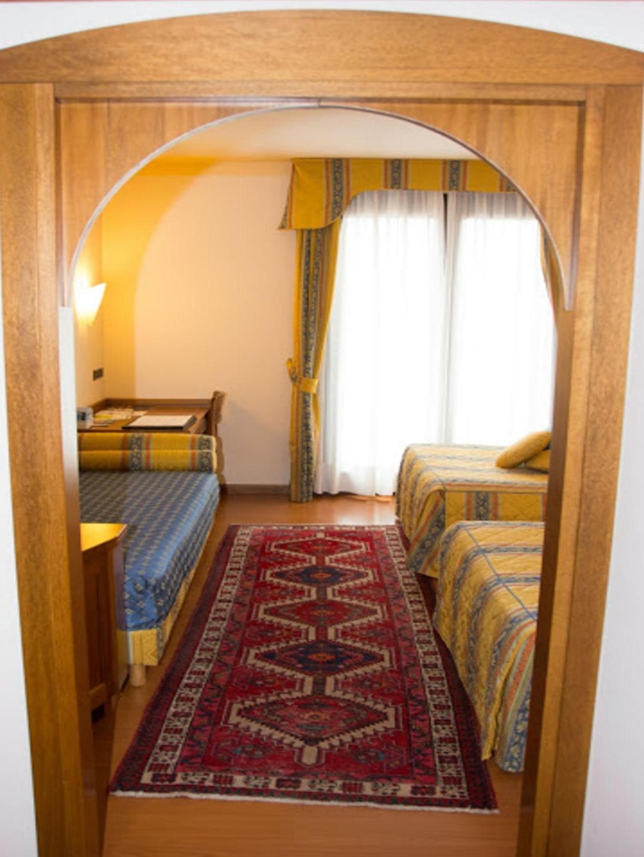 Deluxe Double or Twin Room photo 3