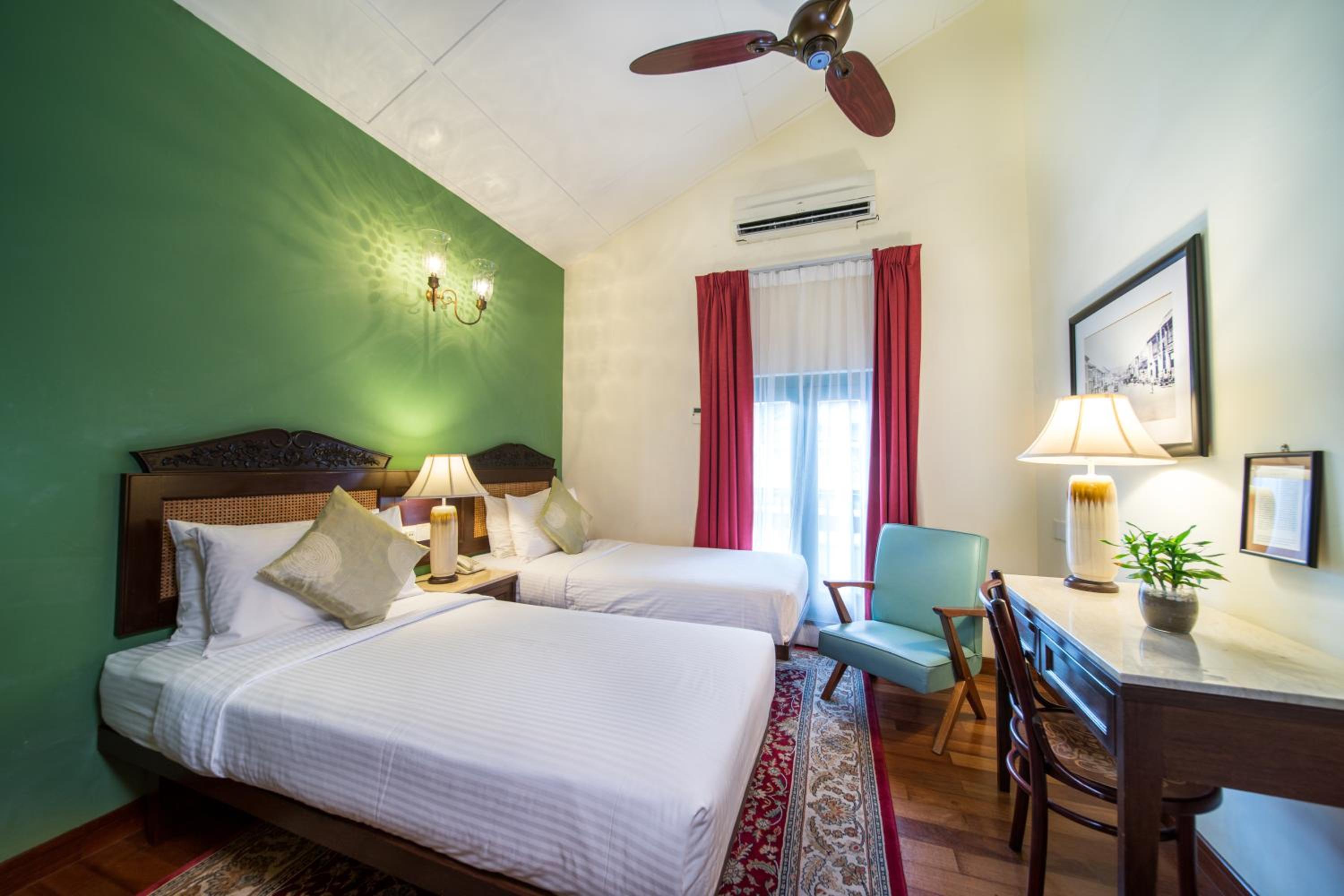 Courtyard Room