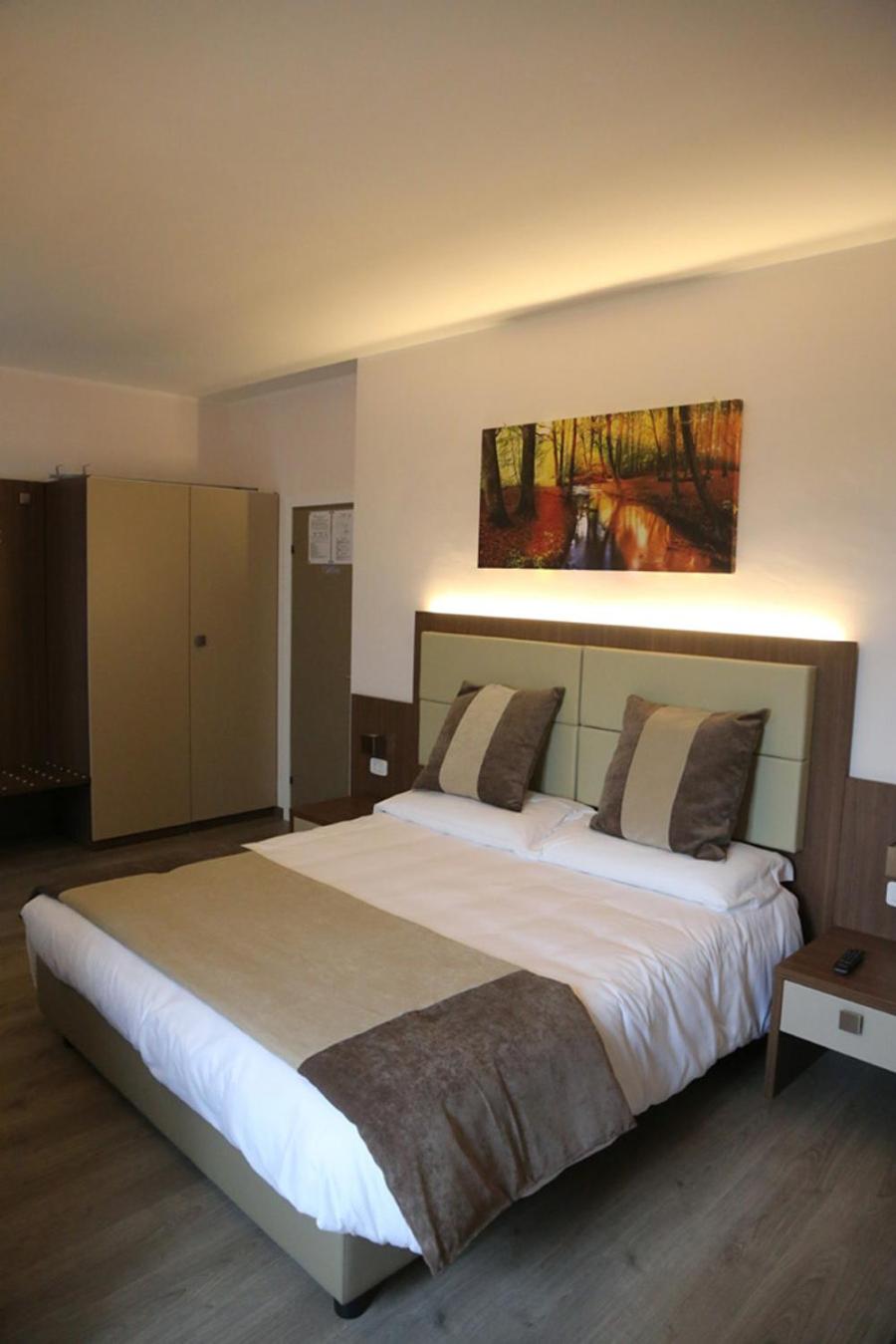 Deluxe Double or Twin Room with Spa Bath photo 1