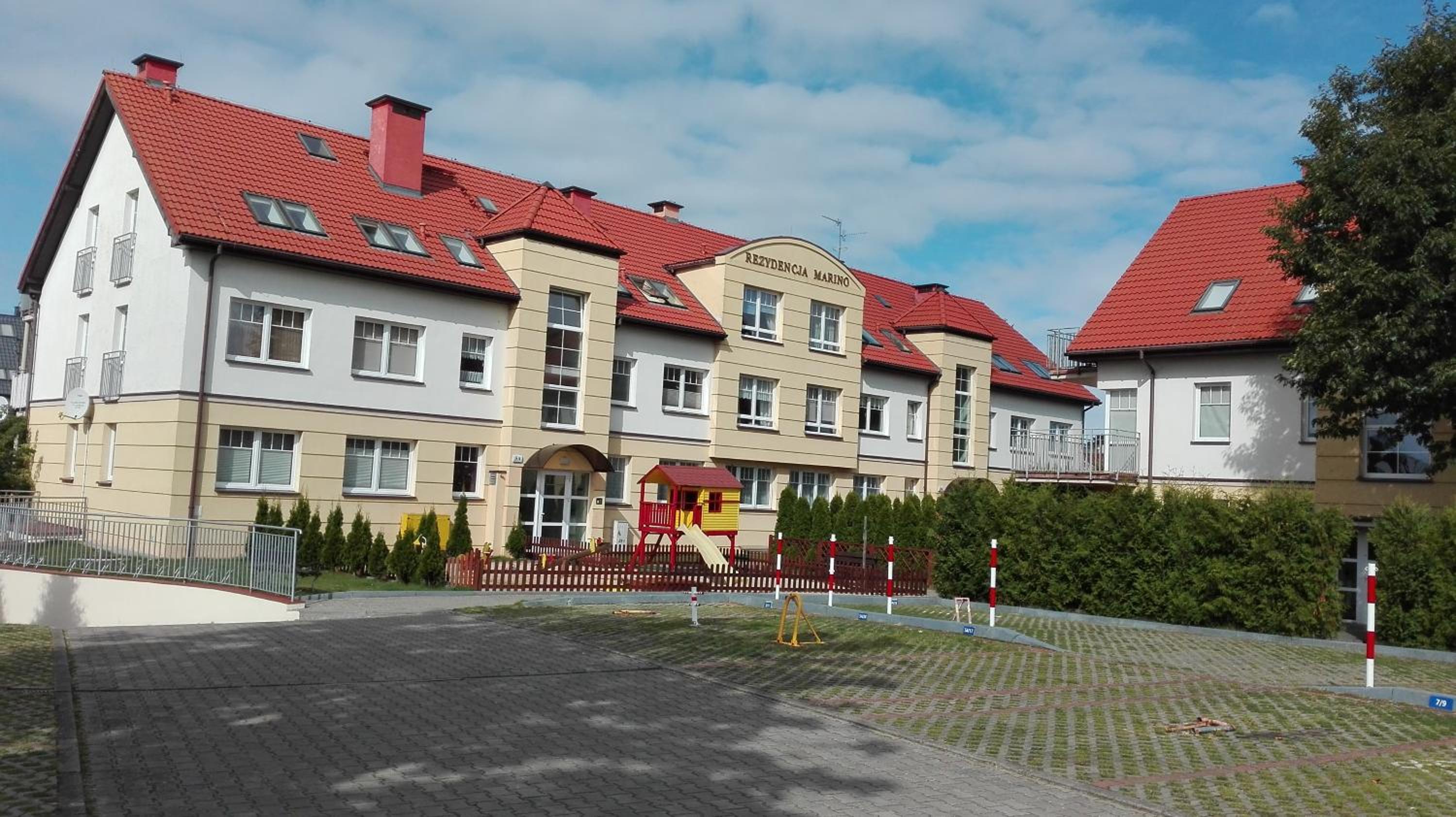Apartment with Terrace - Photo 13
