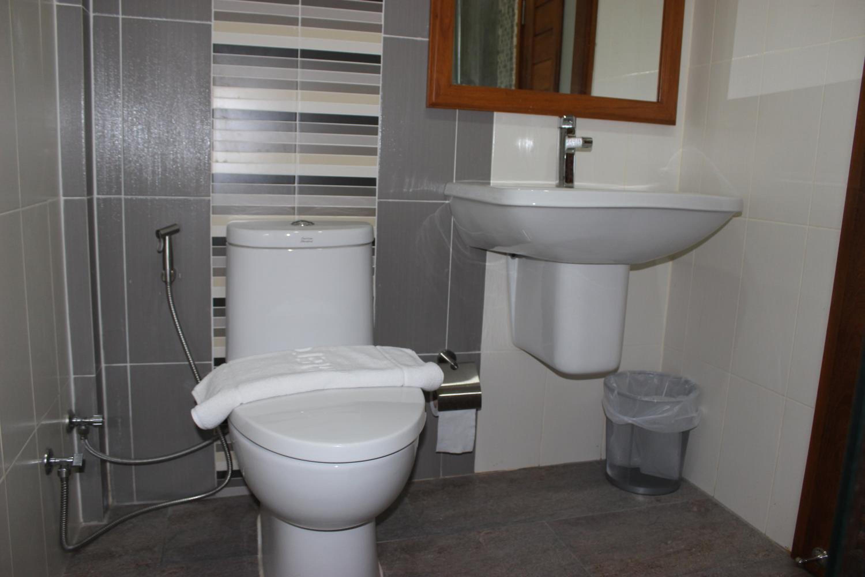 Twin Room with Bathroom photo 2