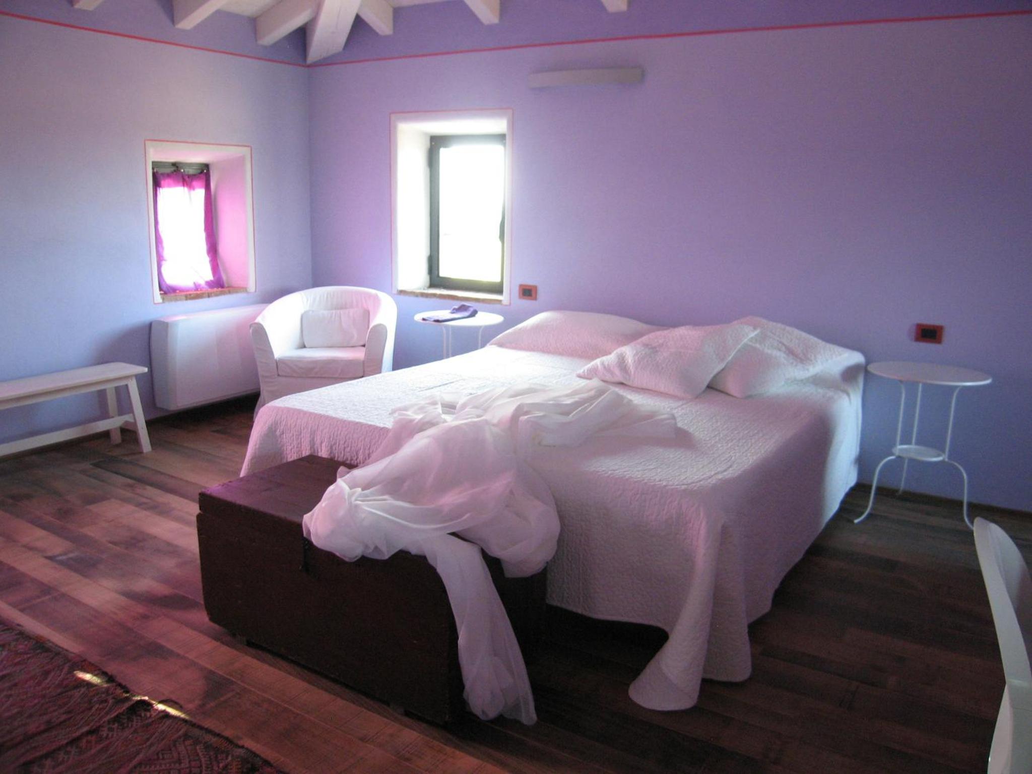Queen Room photo 1
