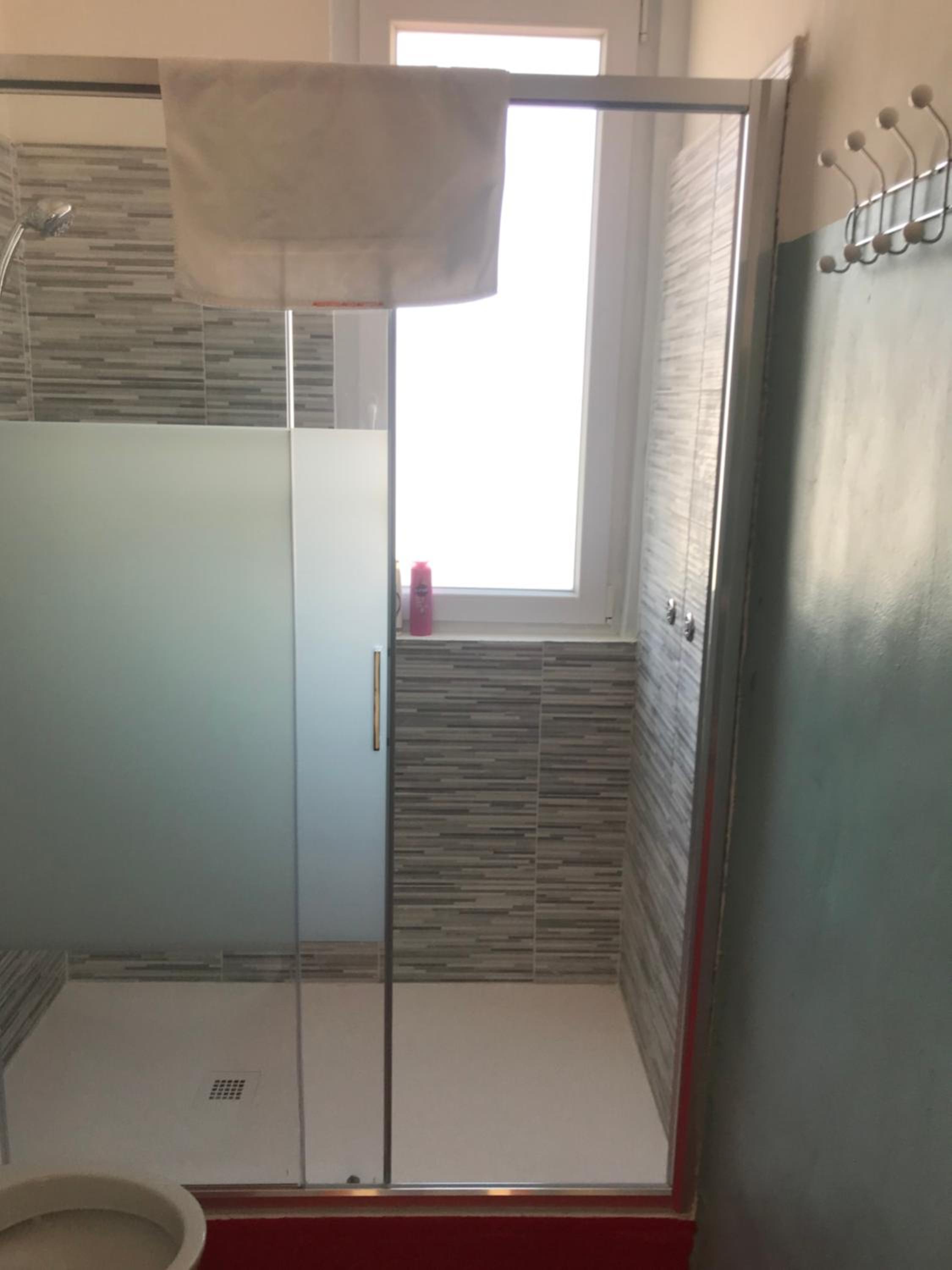 Large Single Room photo 3