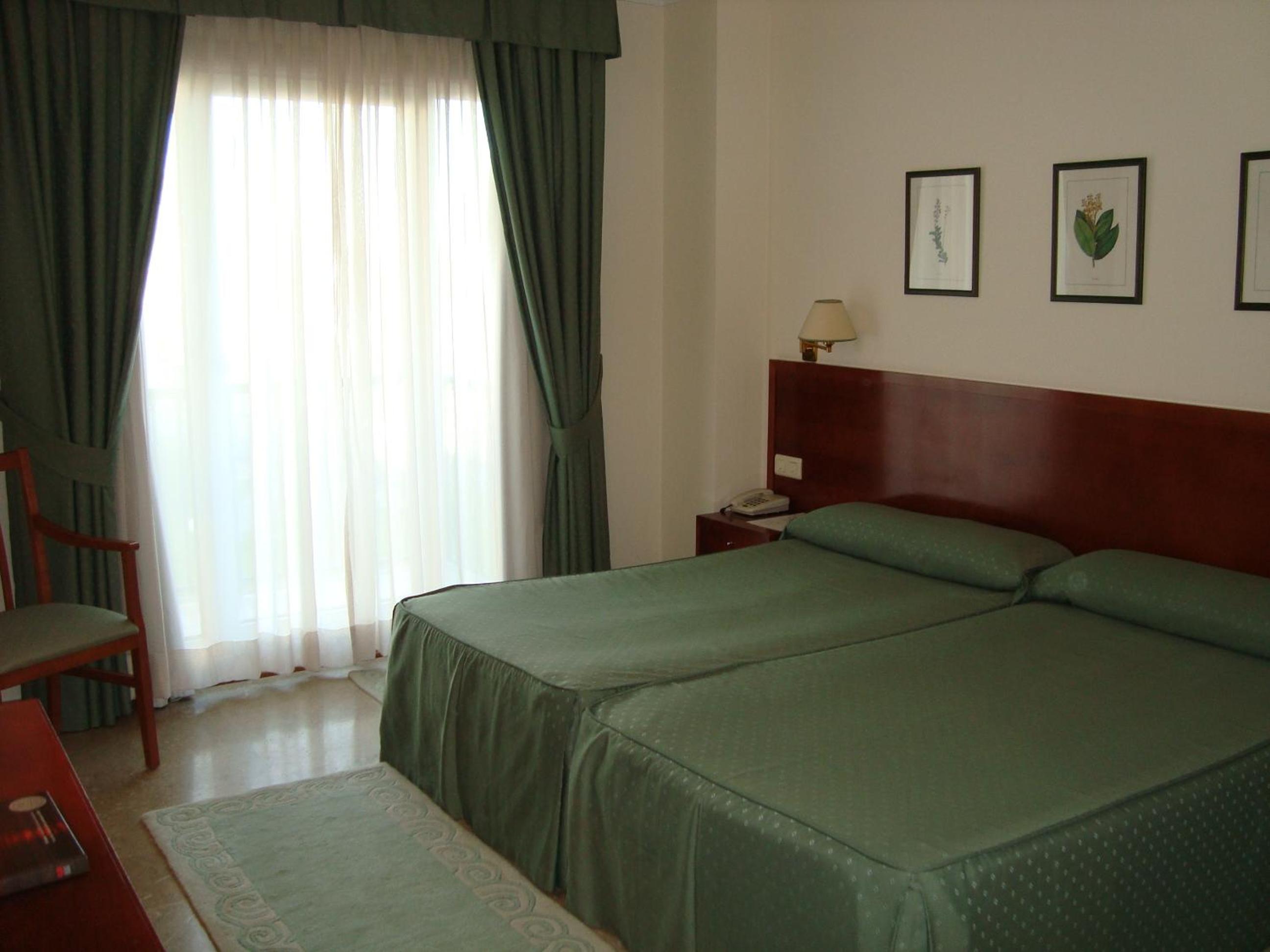 Standard Twin Room photo 3