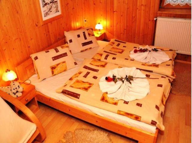 One-Bedroom Apartment (5 Adults) photo 2