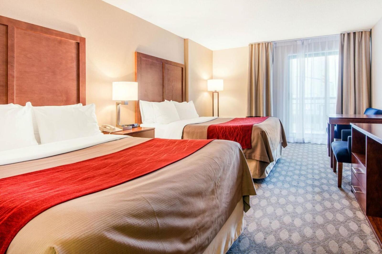 Room with Two Double Beds and River View - Photo 3