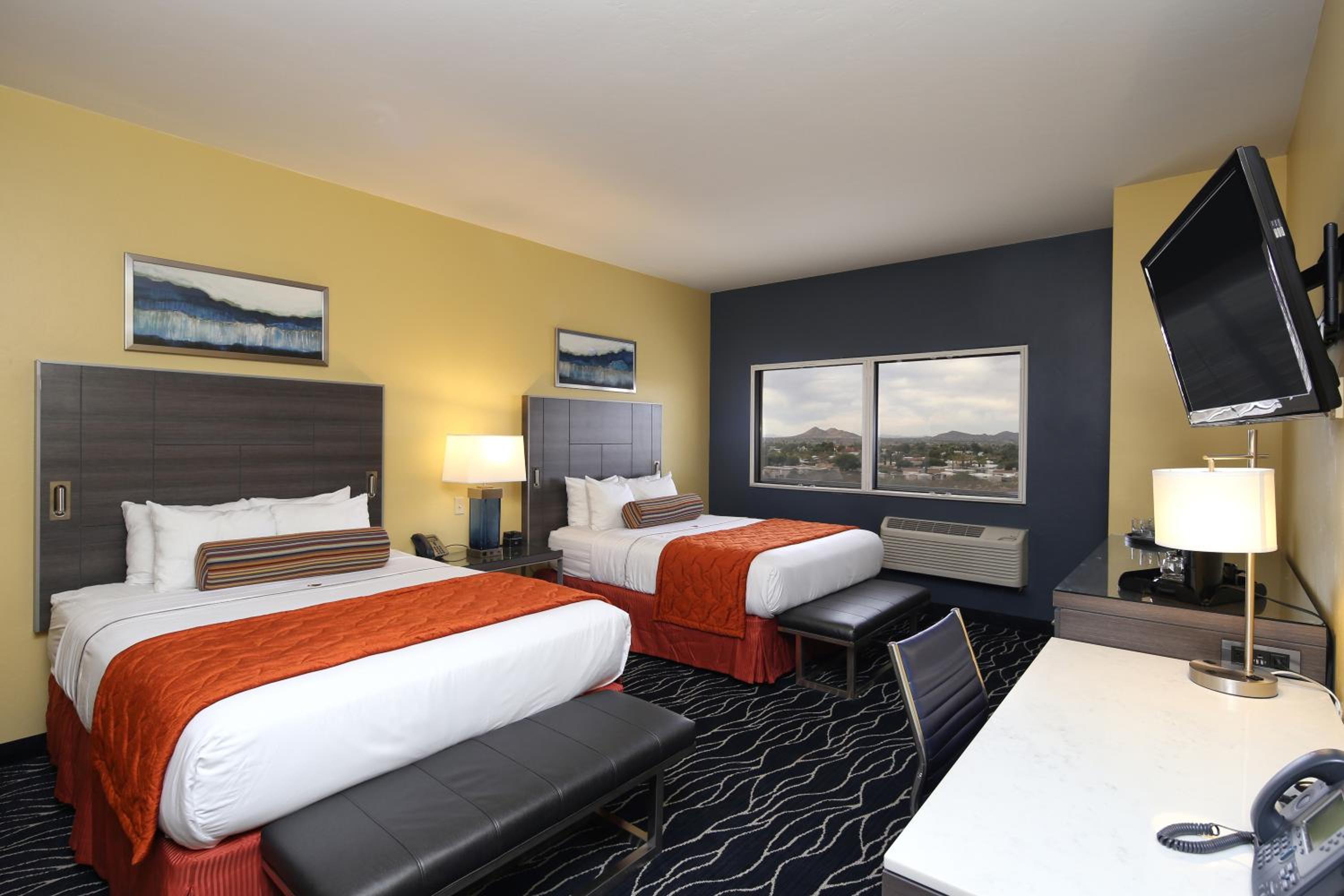 Deluxe Queen Room - Photo 1