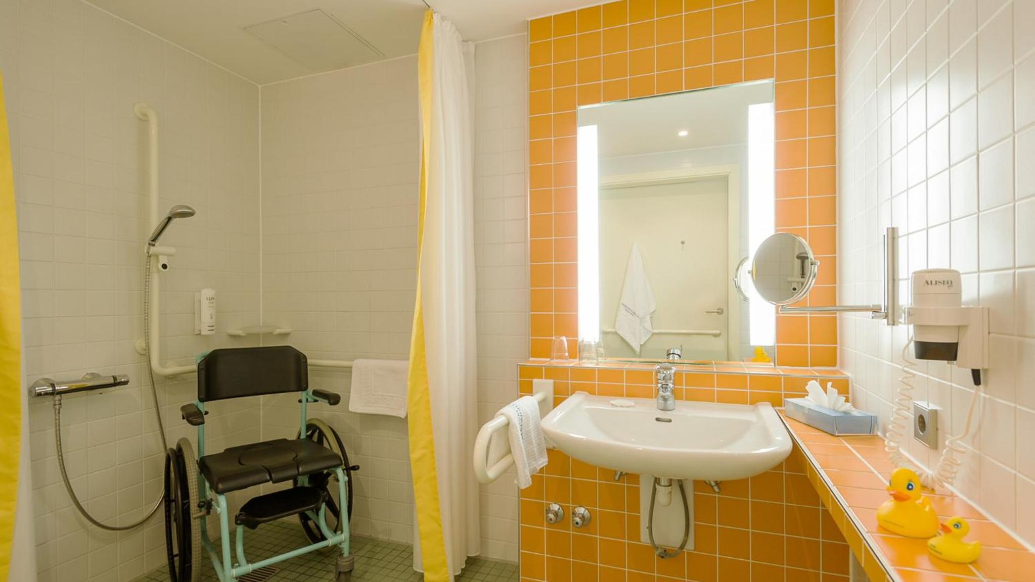 Standard Single Room with Lake View photo 3