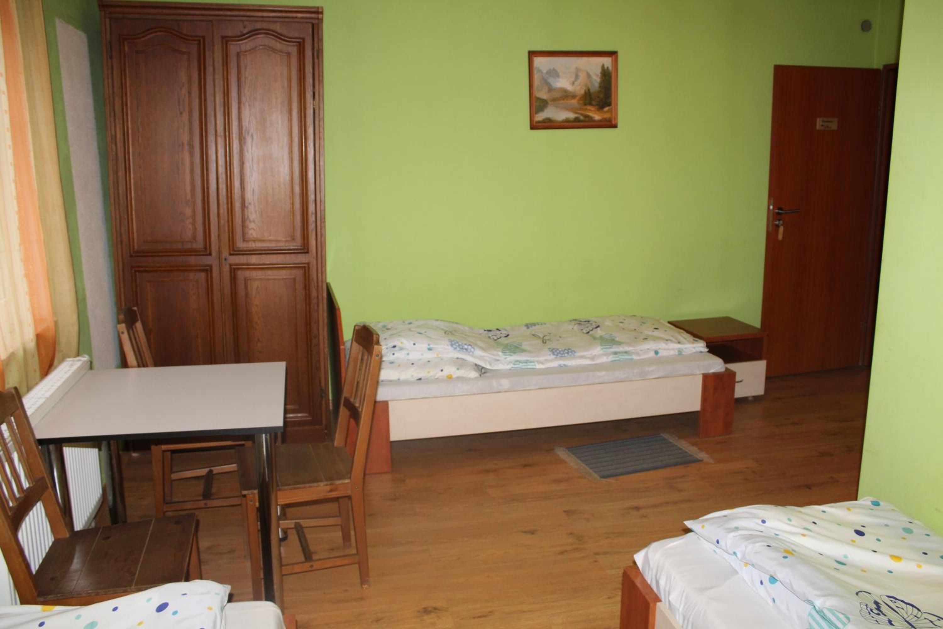 Basic Triple Room photo 2