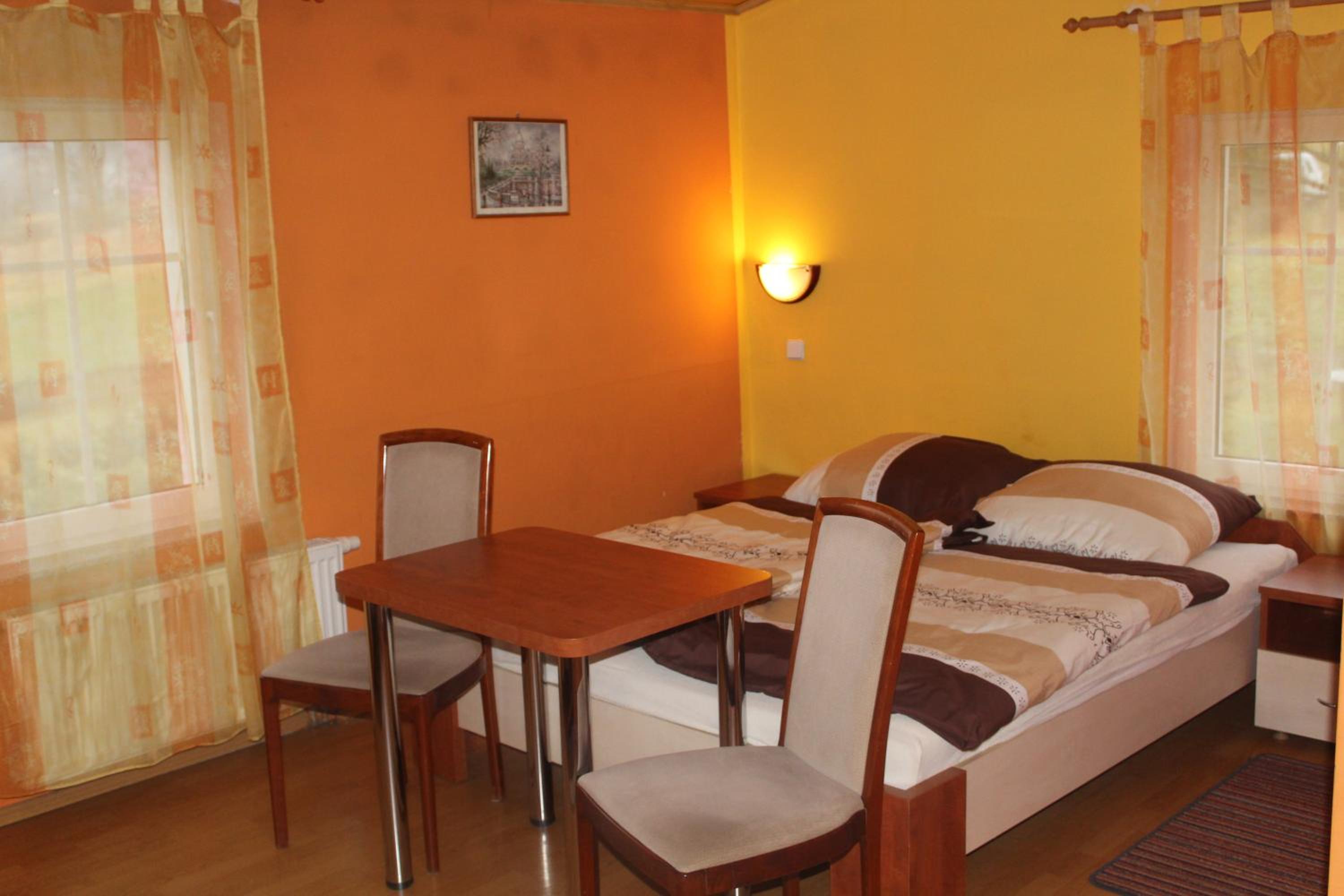 Double Room with Private Bathroom photo 1