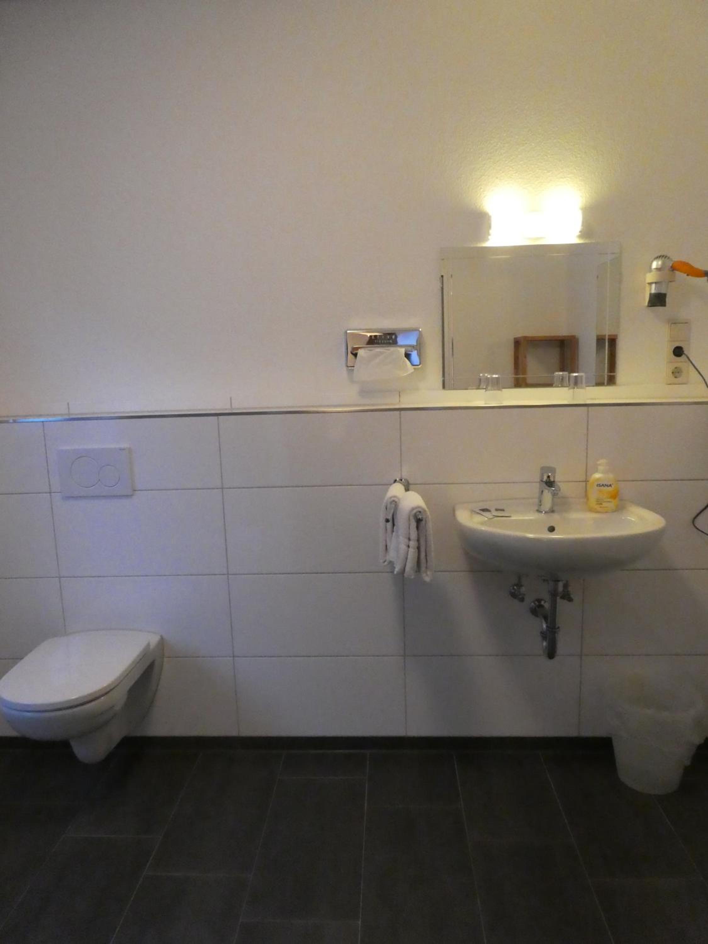 Single Room photo 2