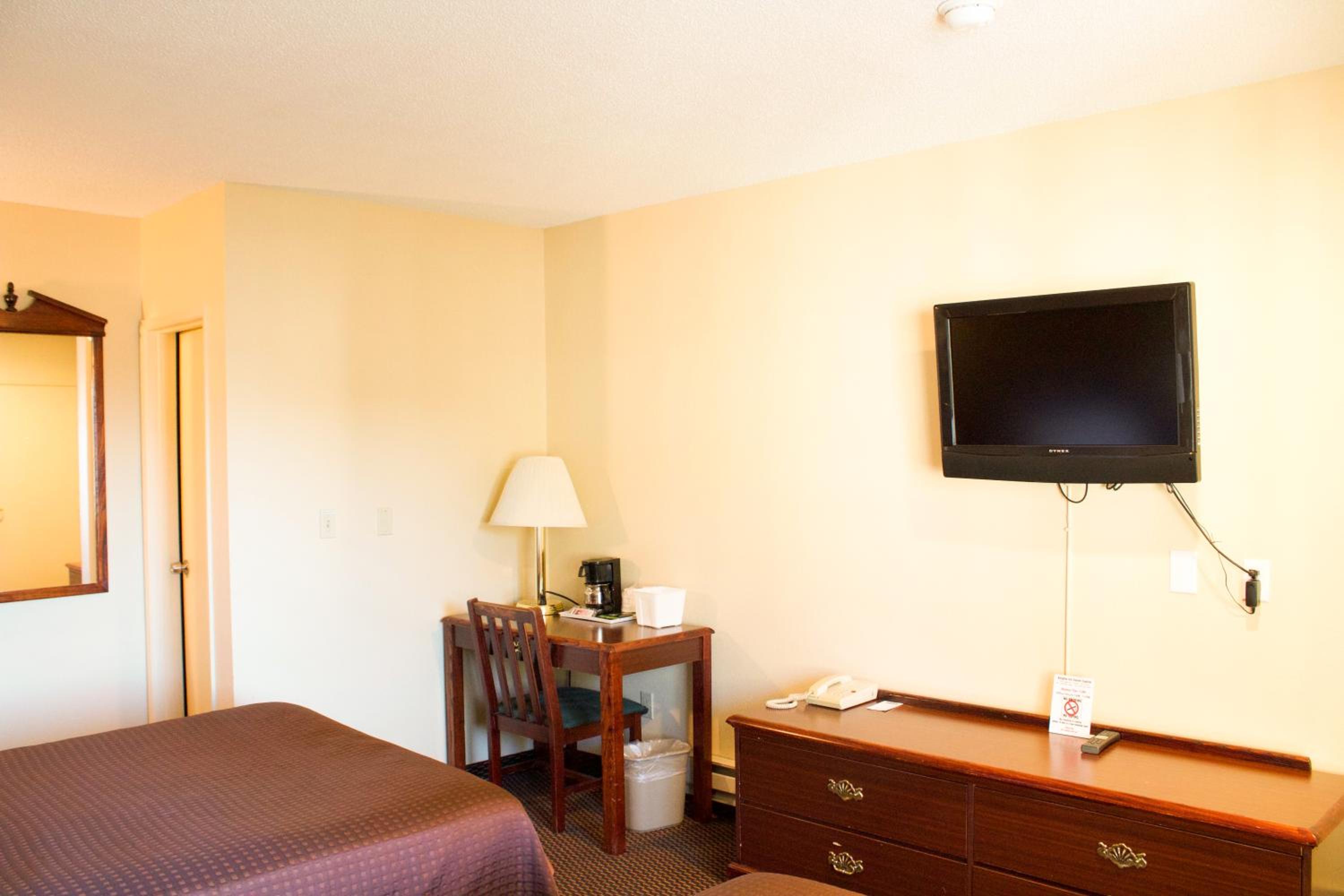 Double Room with Two Double Beds - Non-Smoking - Photo 1