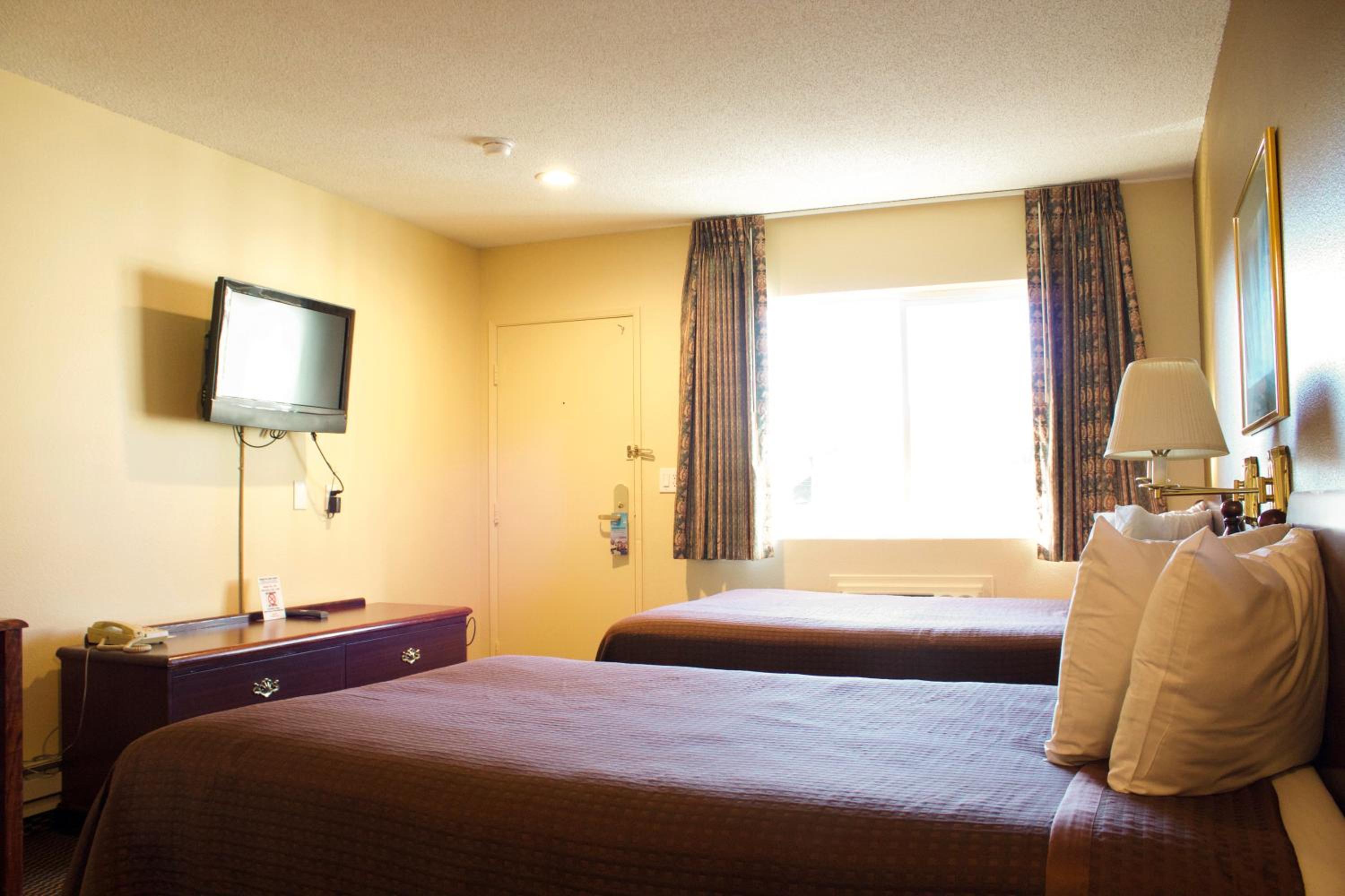 Double Room with Two Double Beds - Non-Smoking - Photo 3