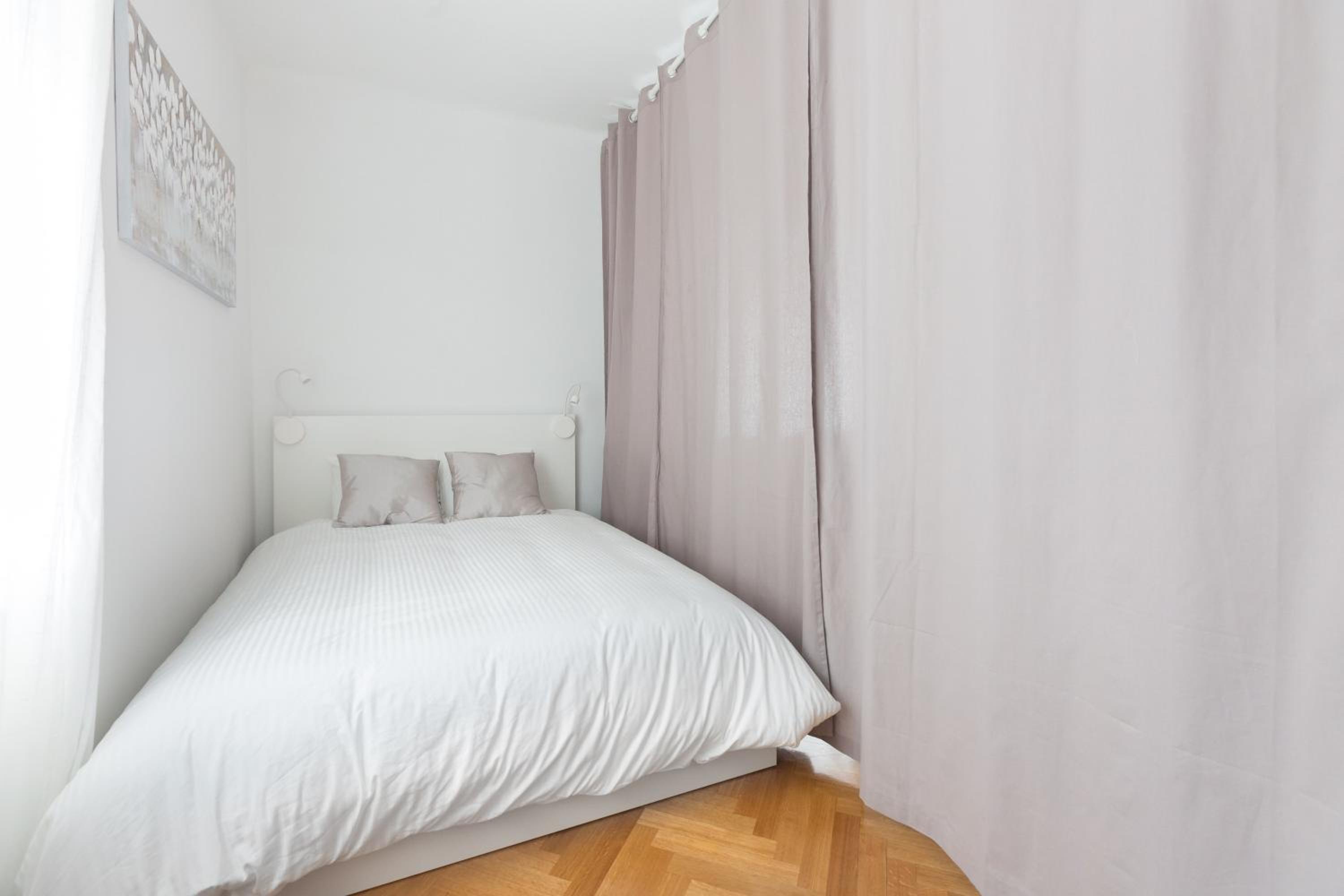 Three-Bedroom Apartment - Photo 3