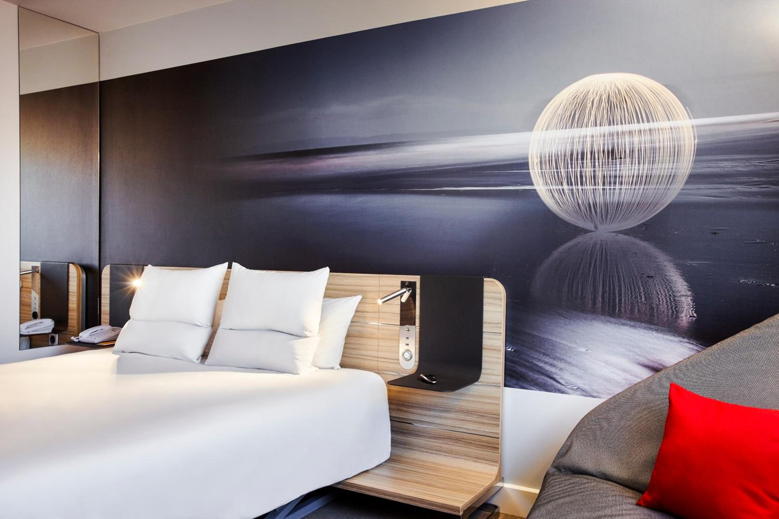 Executive Room with king-size bed - Photo 1