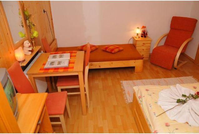One-Bedroom Apartment (4 Adults) photo 3