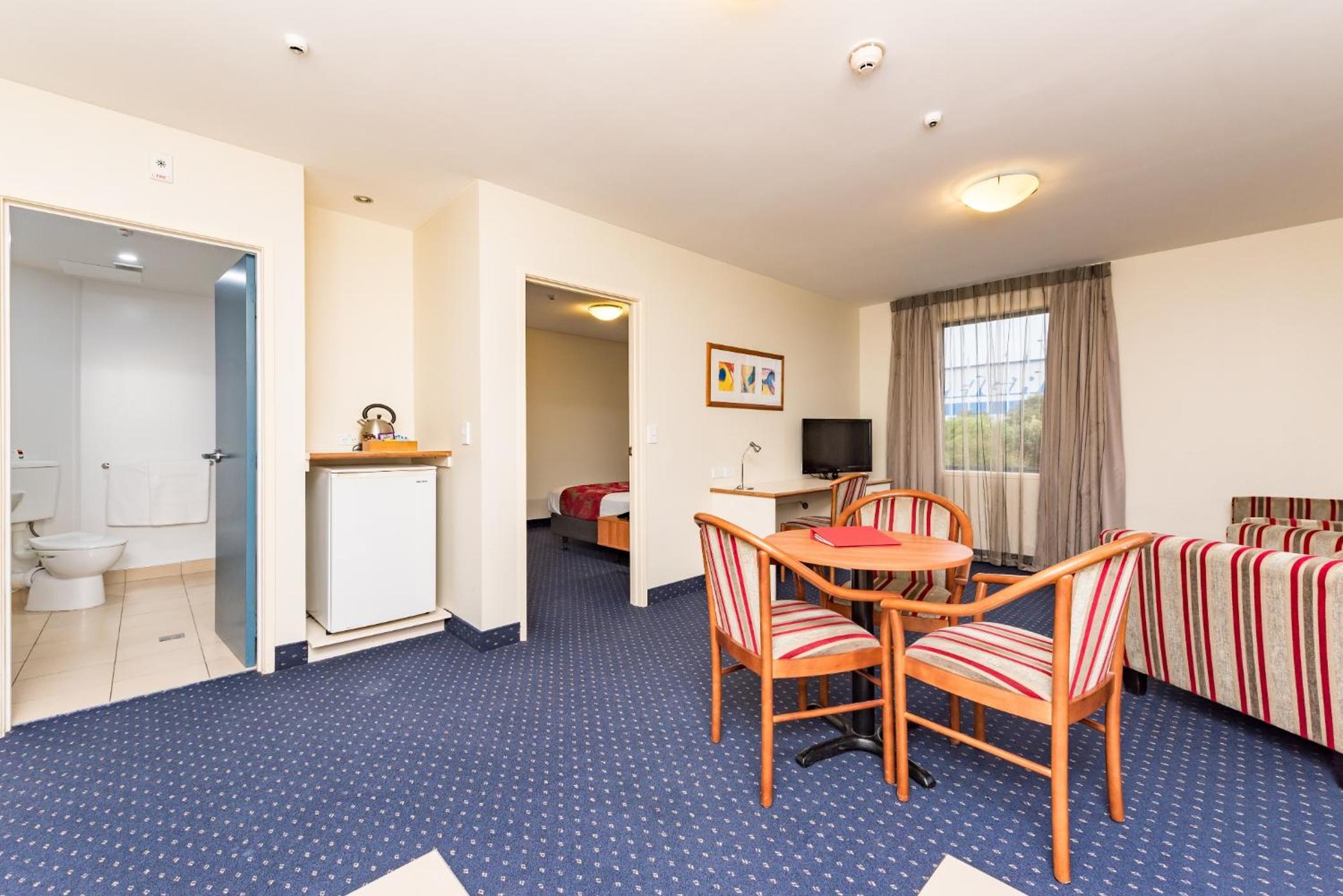 Superior One-Bedroom Suite - Photo 3