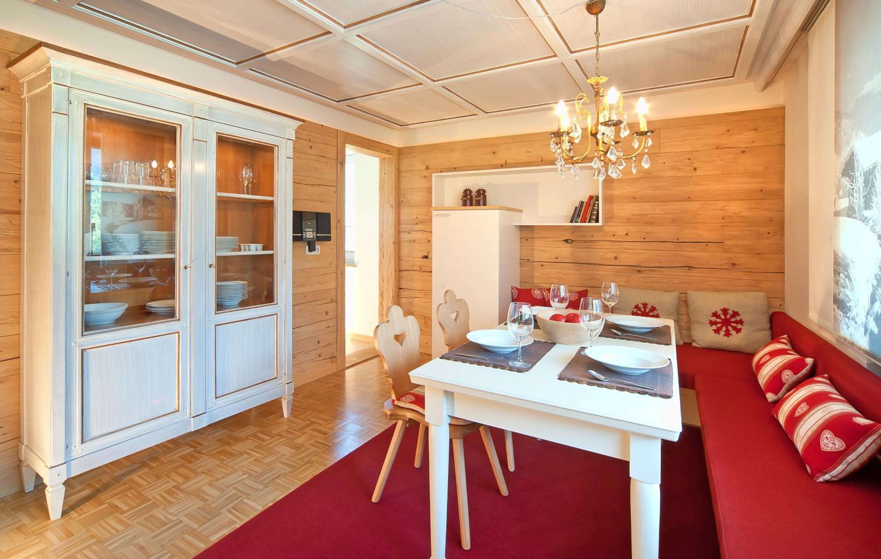 Two-Bedroom Apartment with Balcony - Photo 8