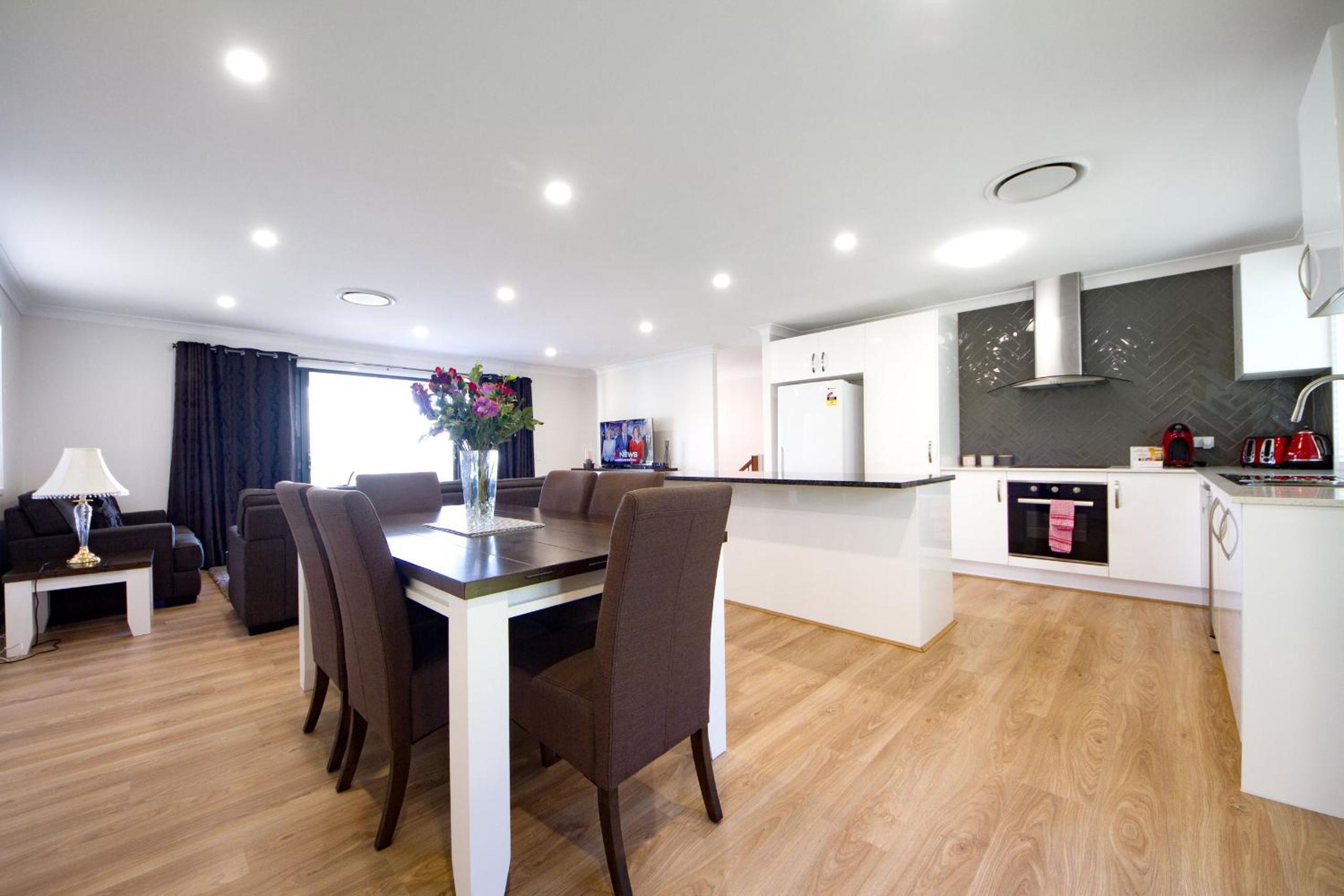 Four-Bedroom House photo 3