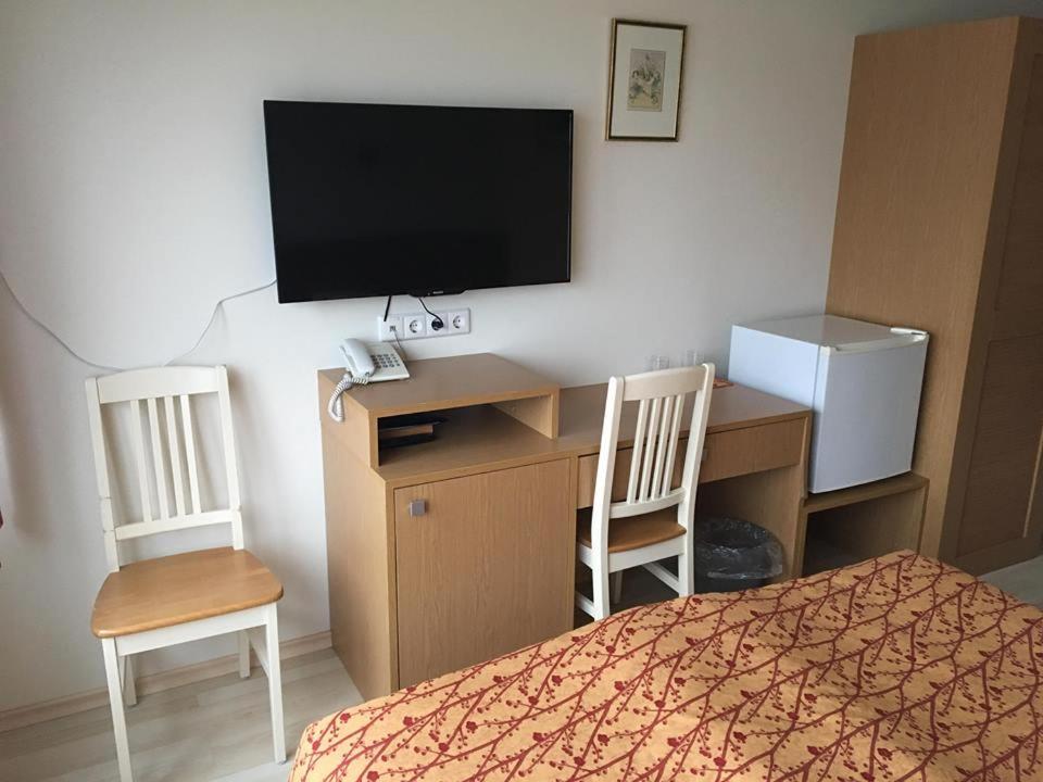 Double or Twin Room photo 2