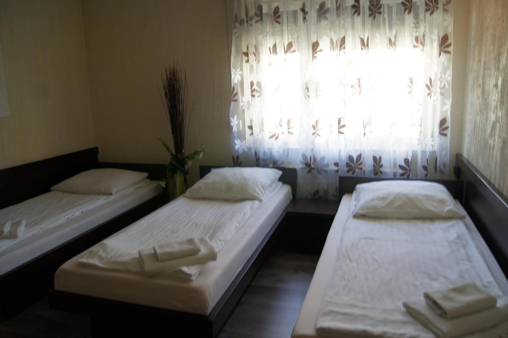 Standard Triple Room photo 3