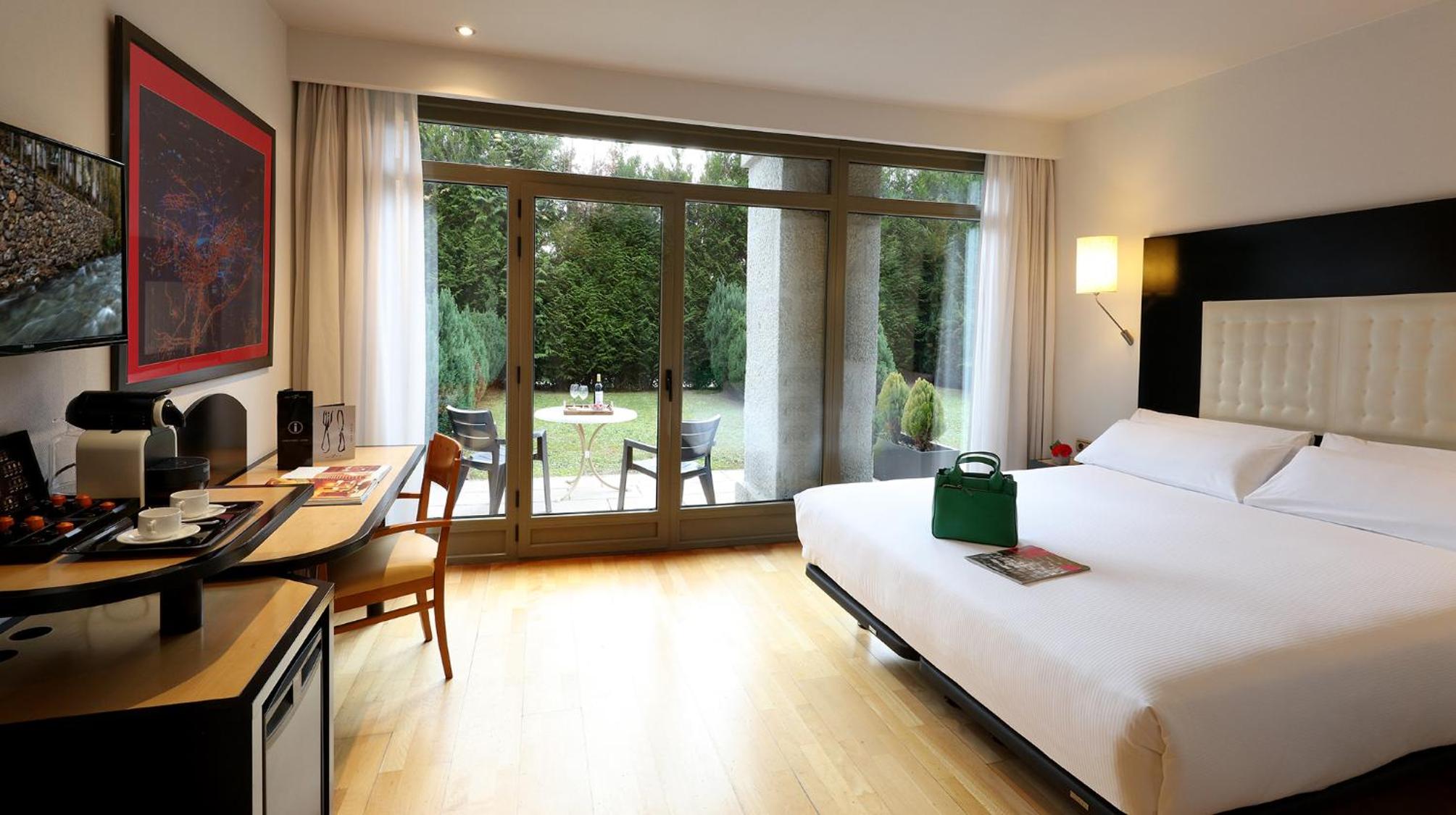 Premium Double or Twin Room (1-2 Adults) - Photo 1