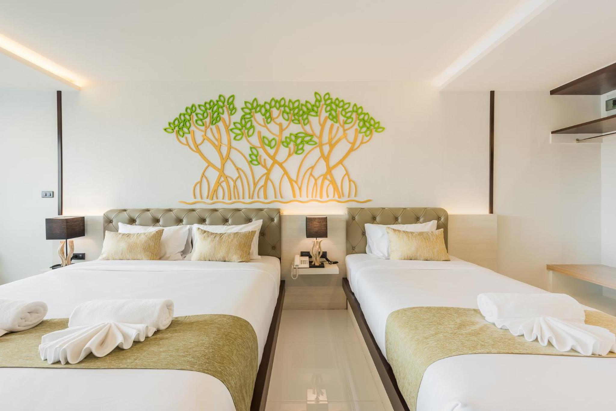 Deluxe Triple Room with Balcony photo 3