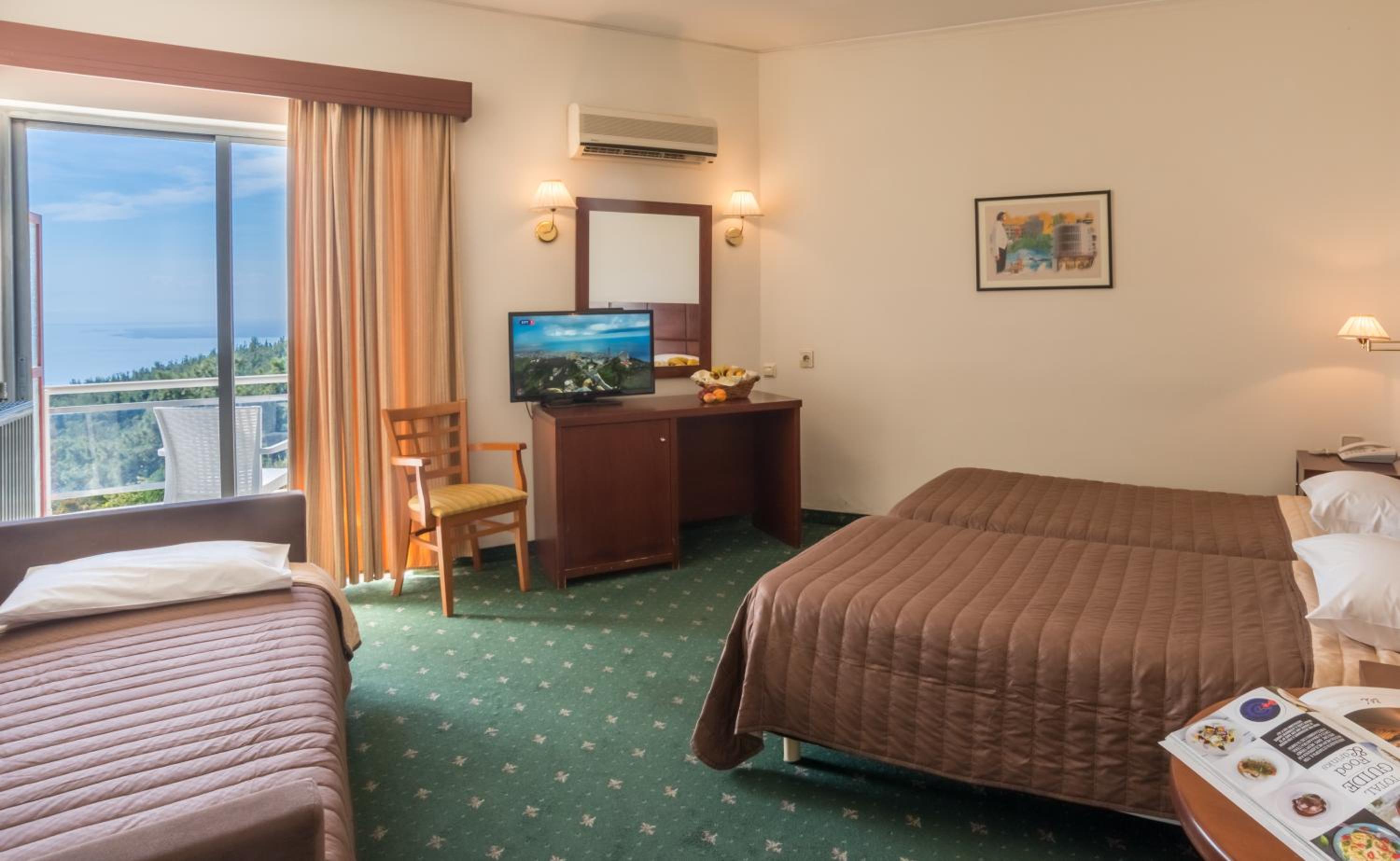 Triple Room - Photo 1