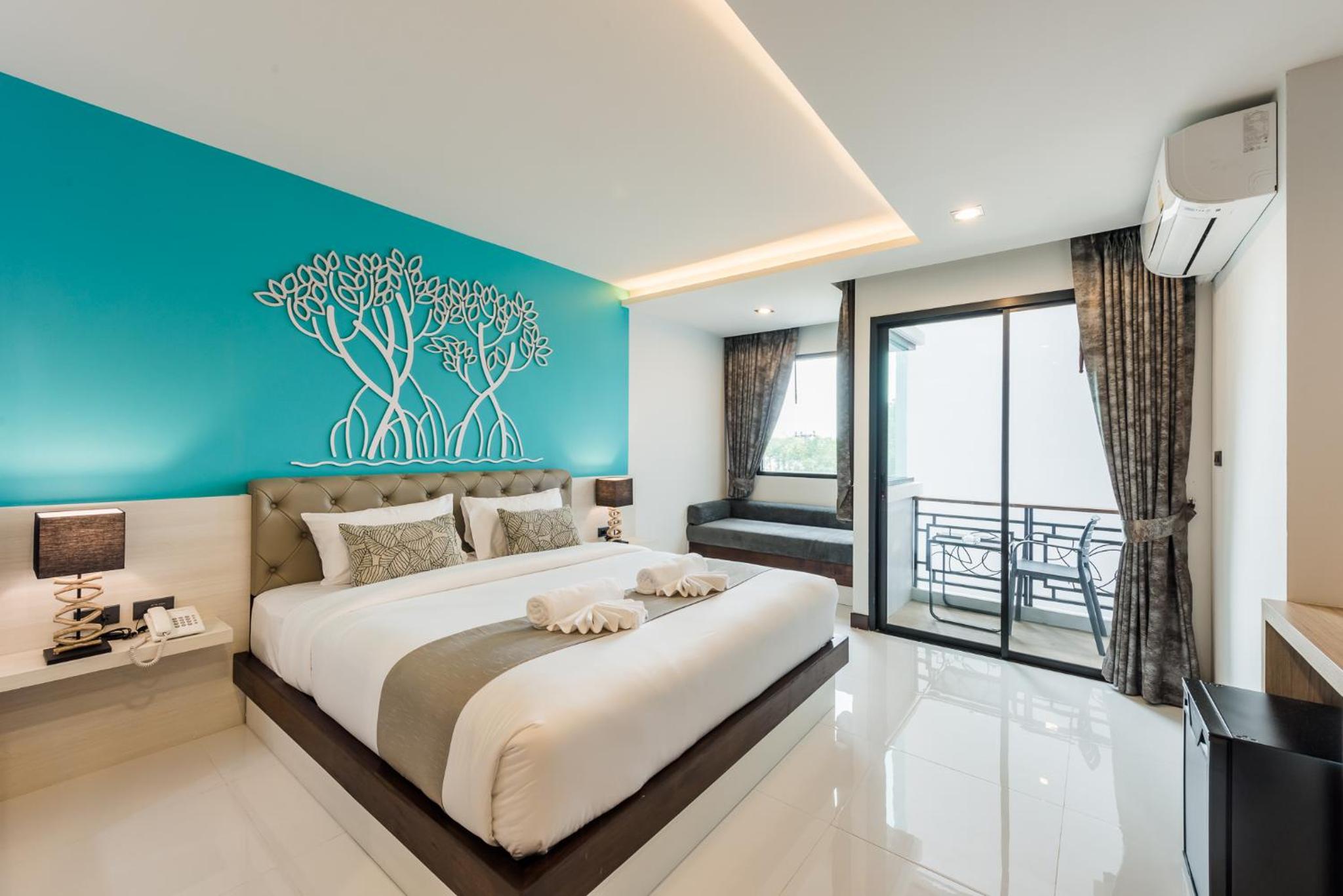 Deluxe King Room with River View photo 3