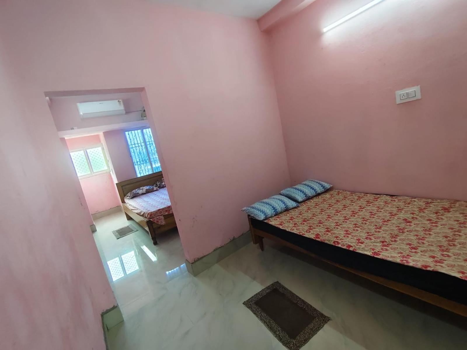Economy Quadruple Room with Shared Bathroom photo 1