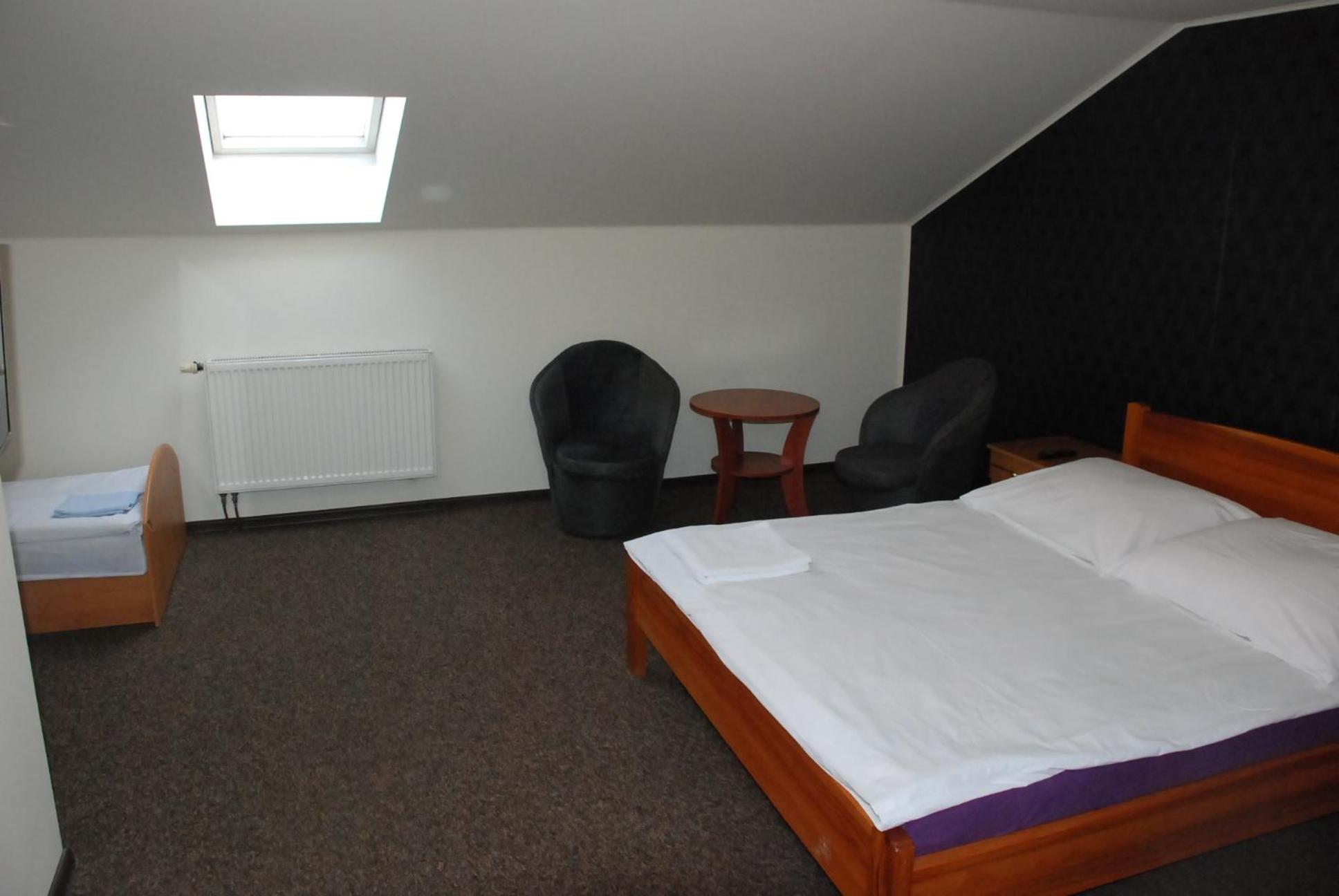 Standard Single Room with Shower photo 3