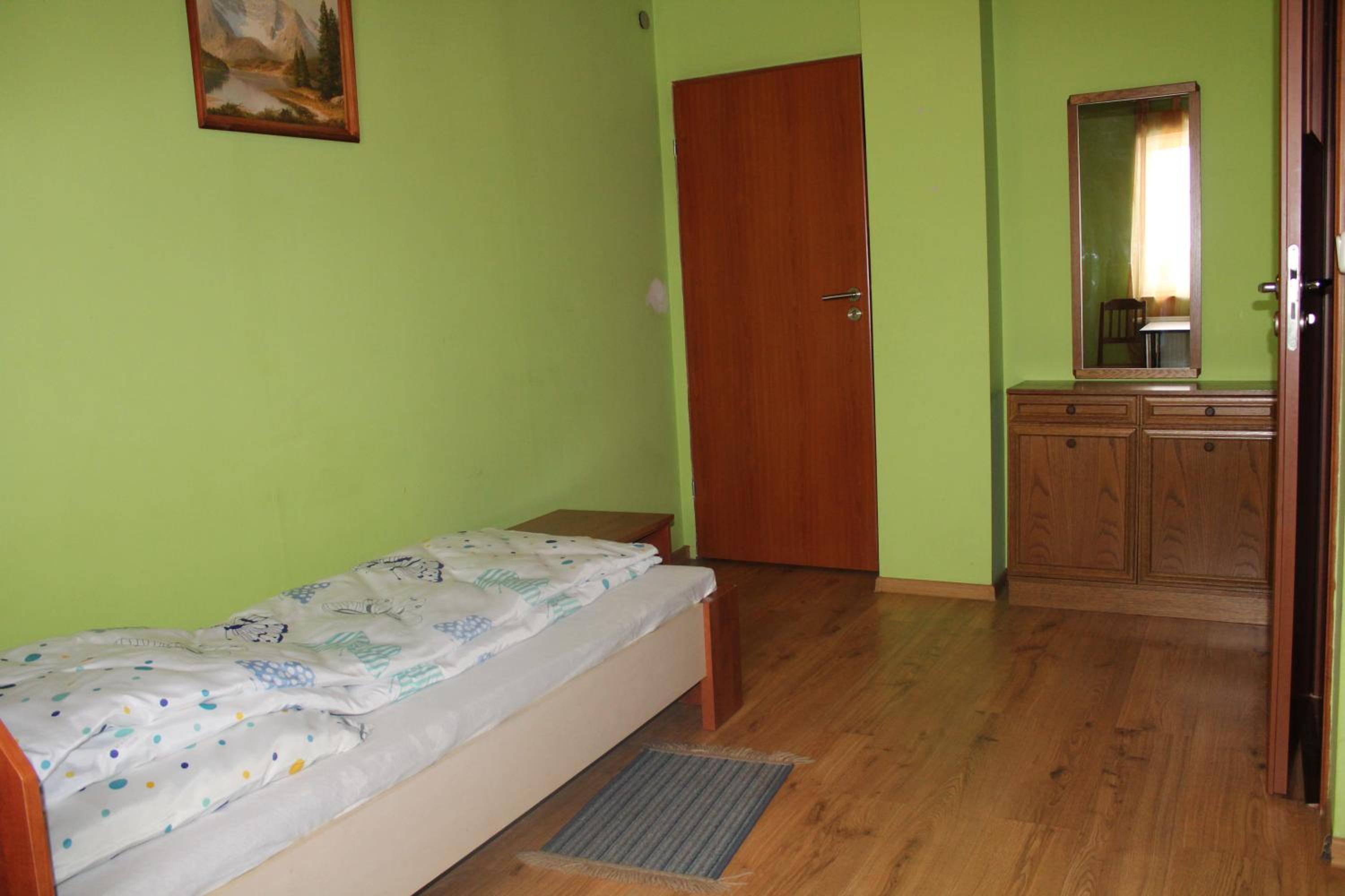 Basic Triple Room photo 2