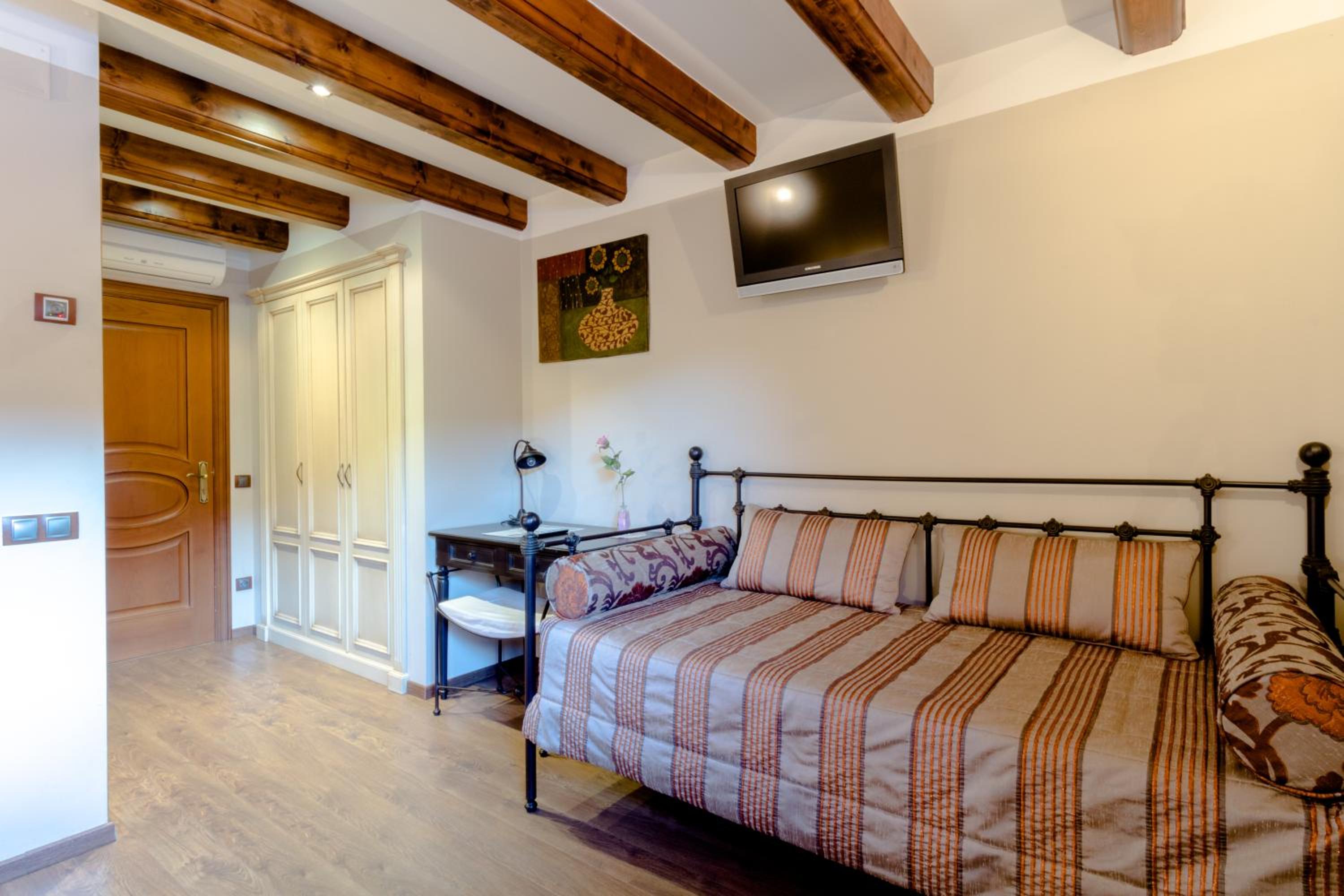 Triple Room - Photo 7
