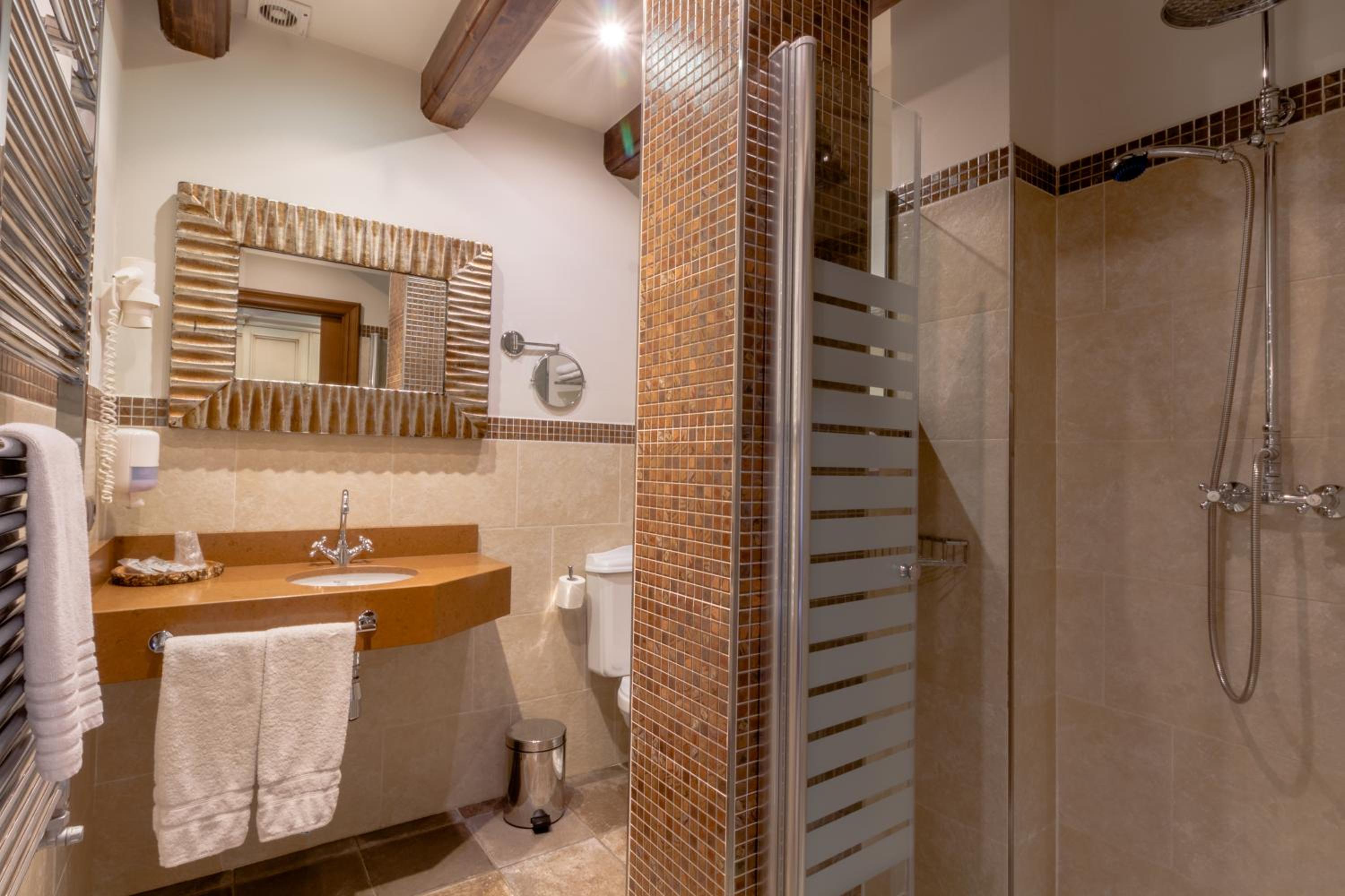 Triple Room - Photo 6