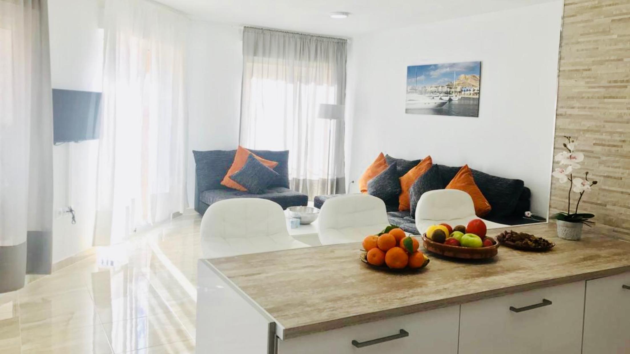 Apartment with Balcony - Photo 25