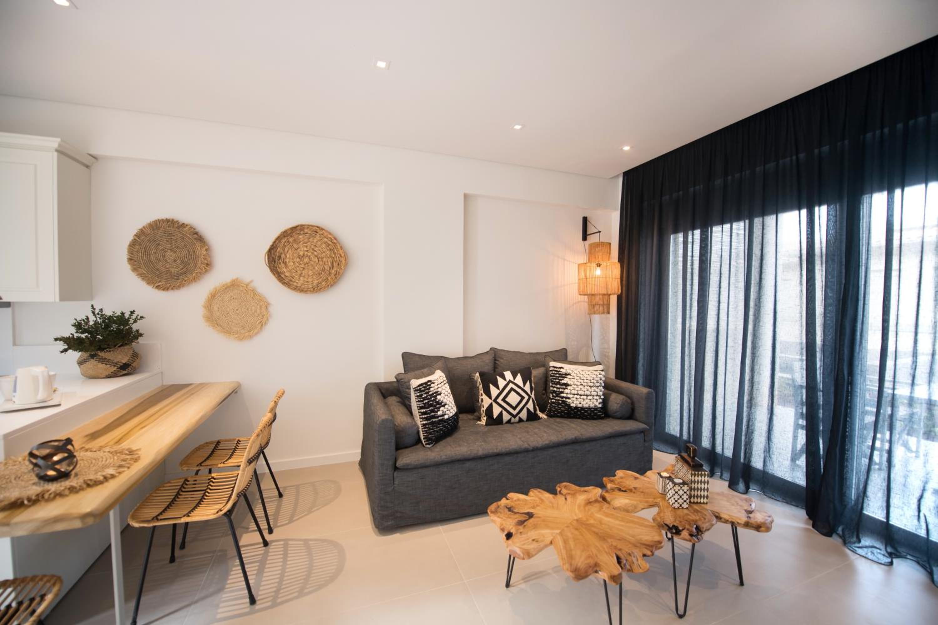 Suite with Garden View - Photo 2