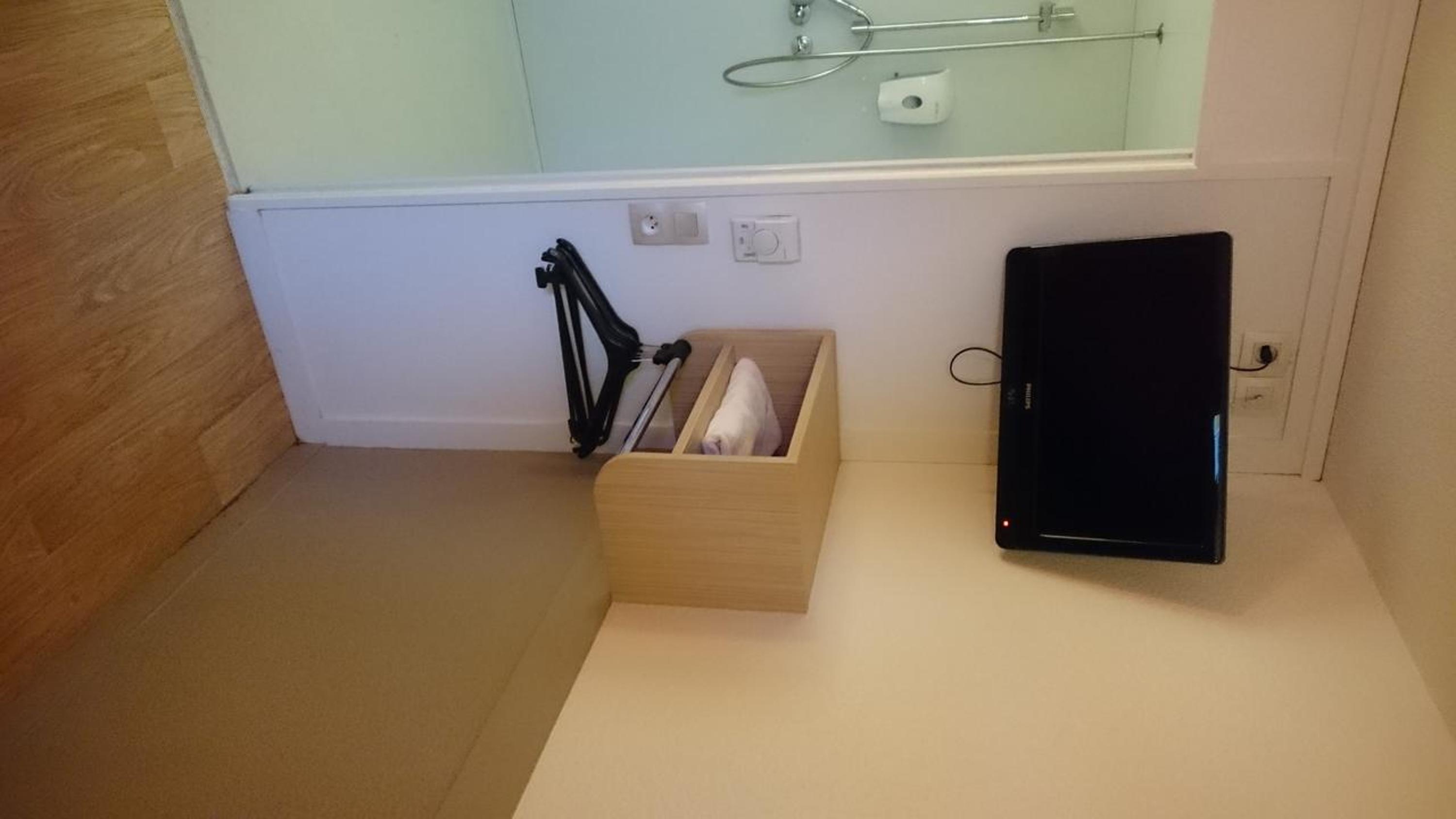 Single Room photo 3