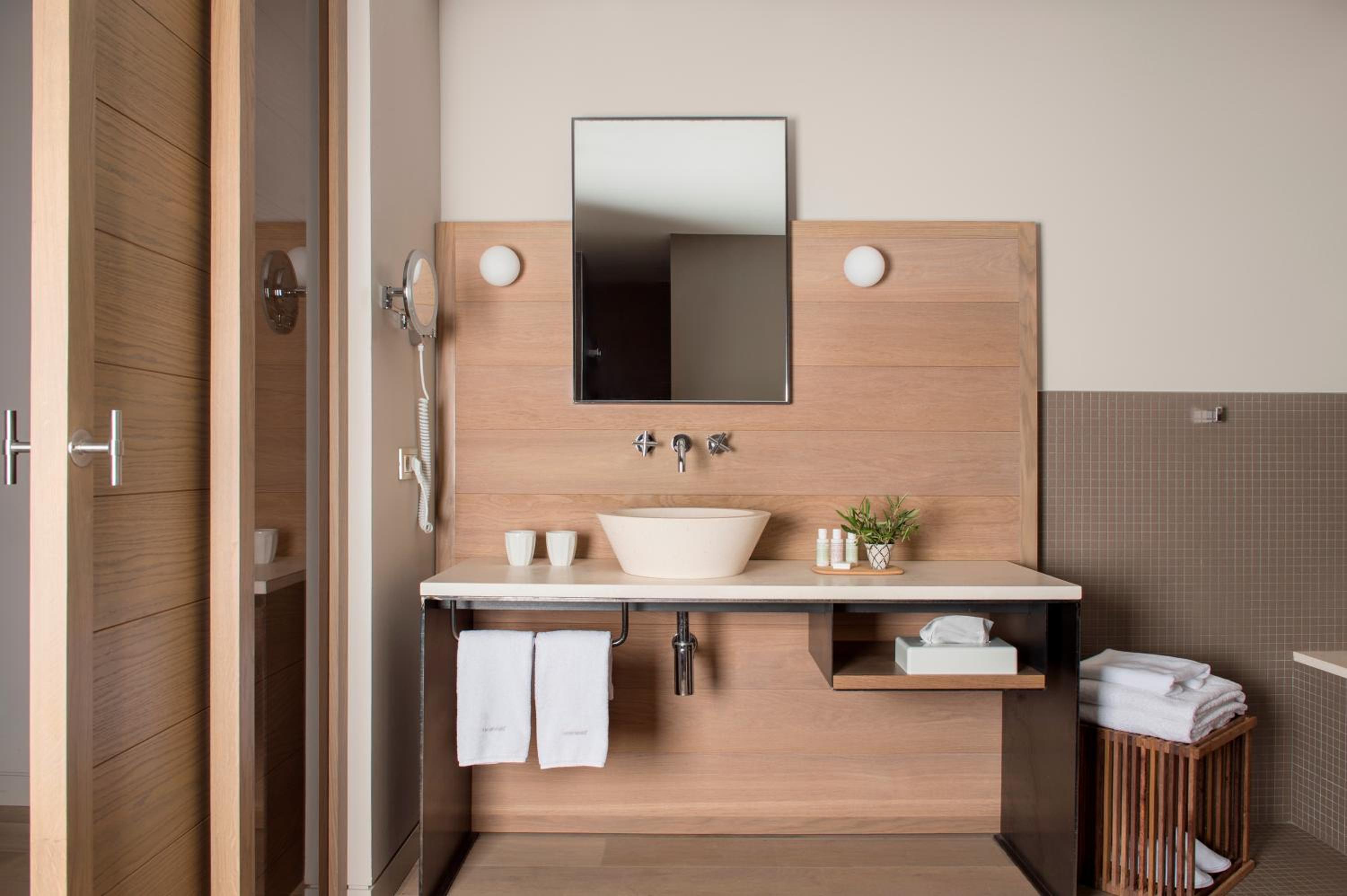 Two-Bedroom Suite - Photo 5